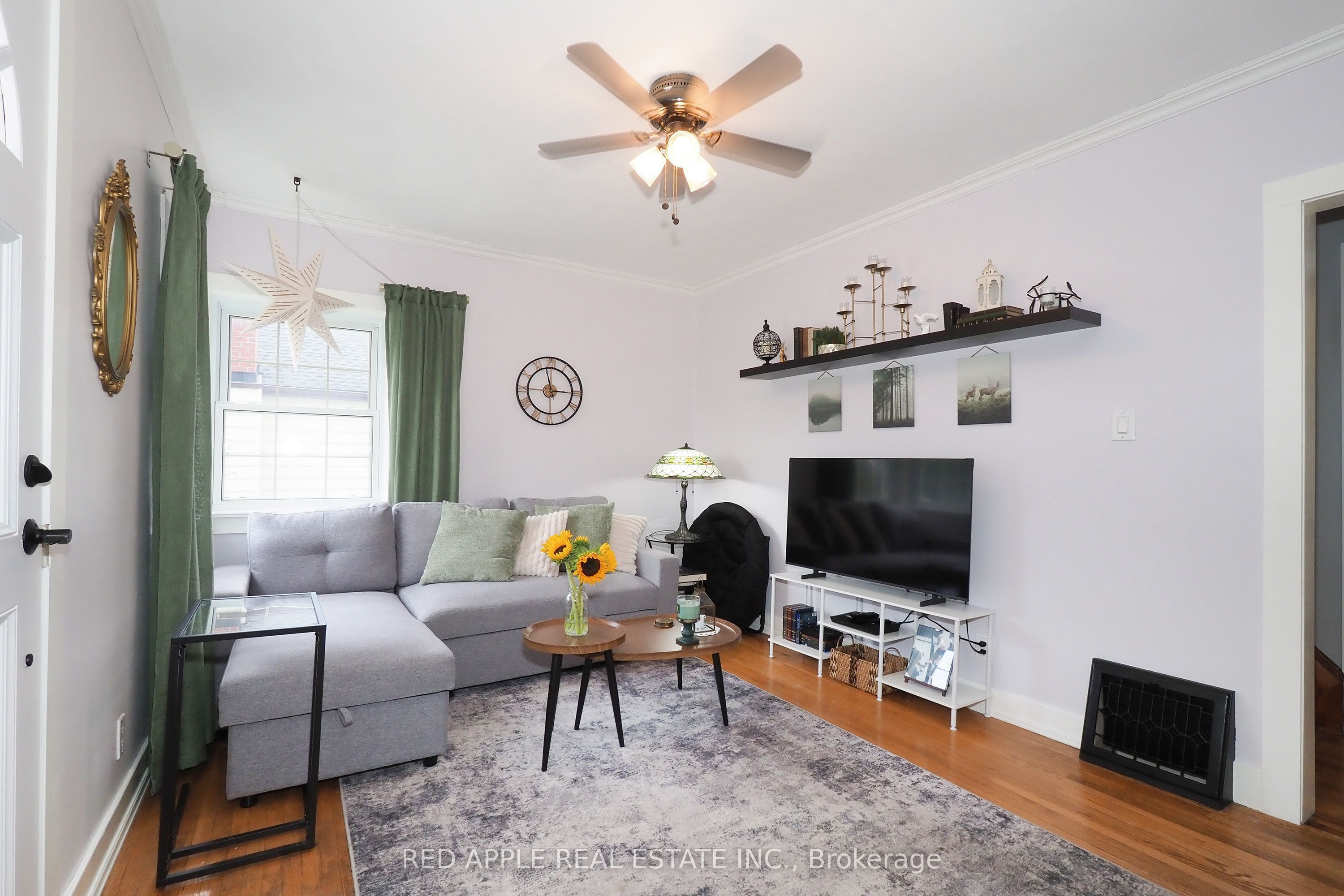65 Elgin Street S