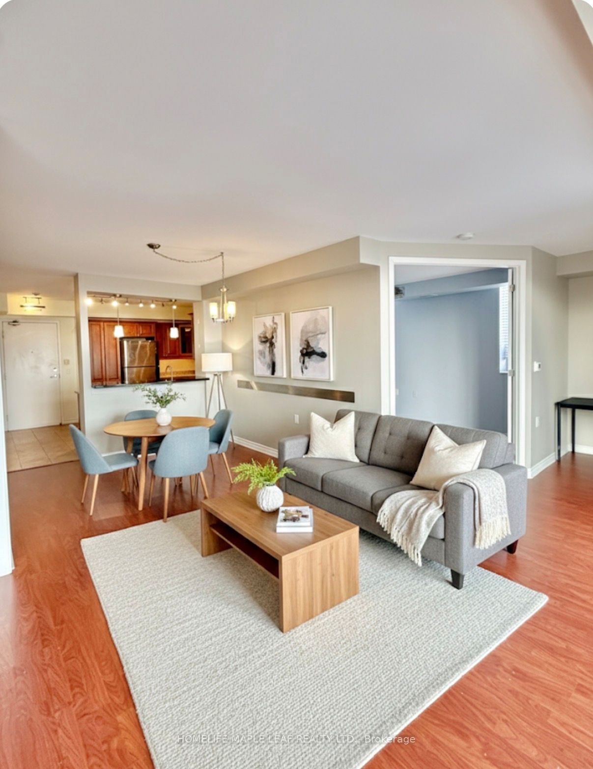 200 Burnhamthorpe Road E 1304