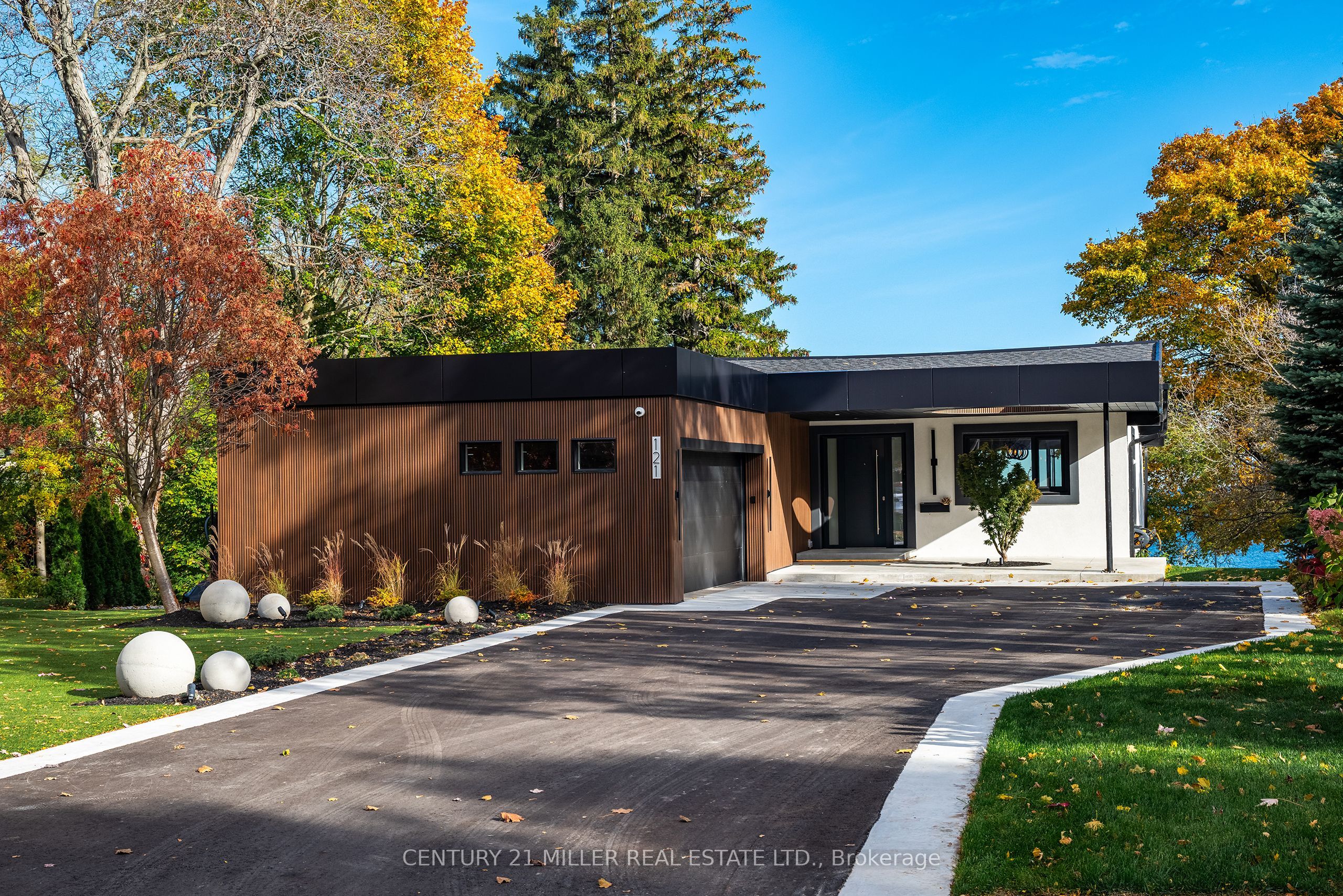 121 Edgecliffe Place