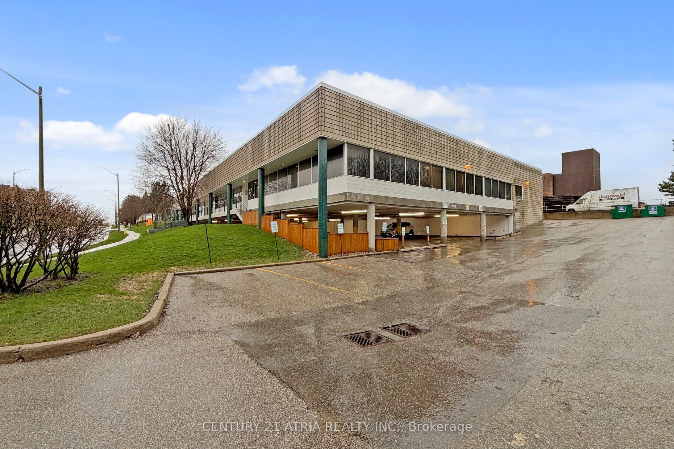 45 McIntosh Drive