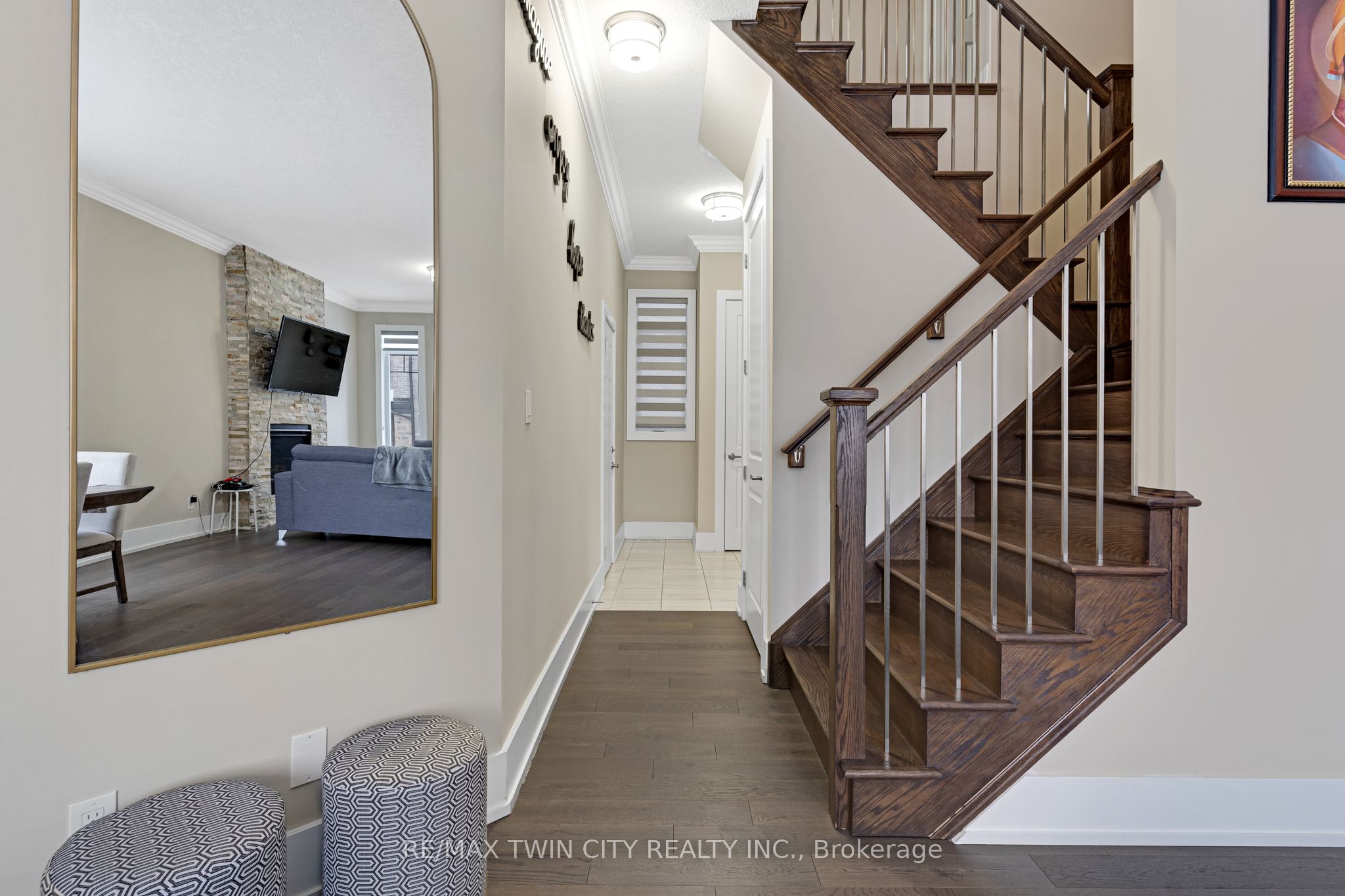 900 Pondcliffe Drive