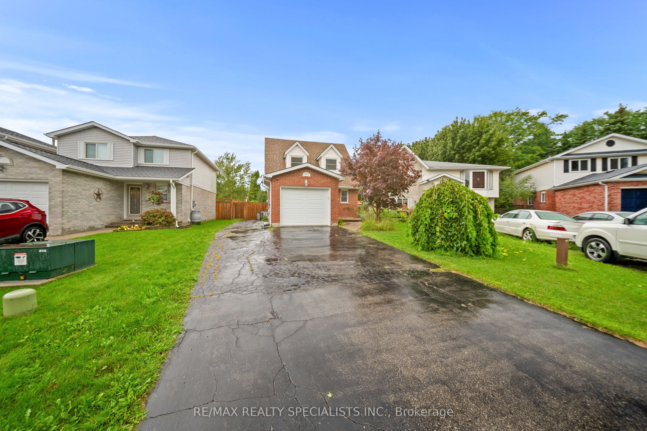 110 Steeles Crescent