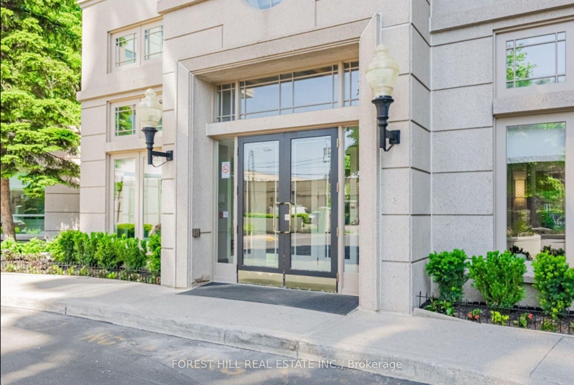 2 Covington Road 401
