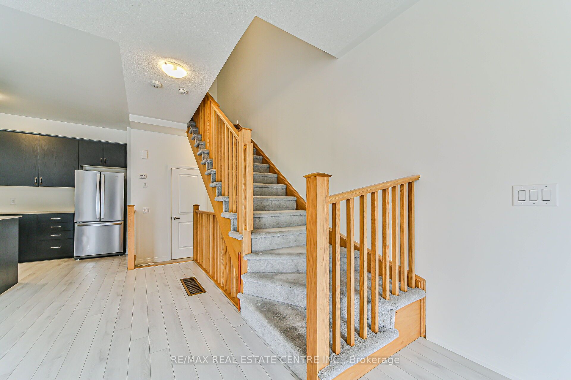 585 Colborne Street E 902