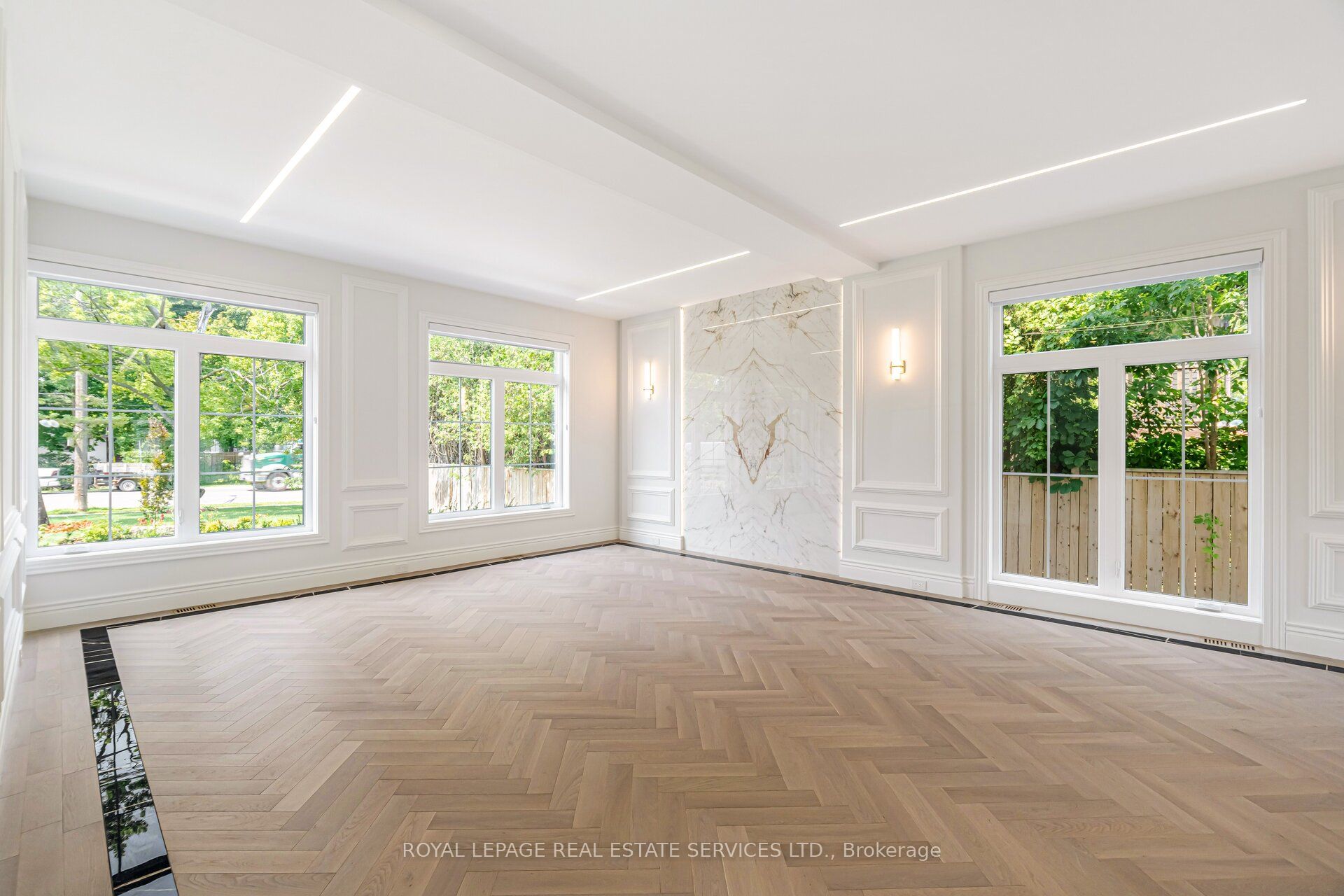 2014 Lakeshore Road W