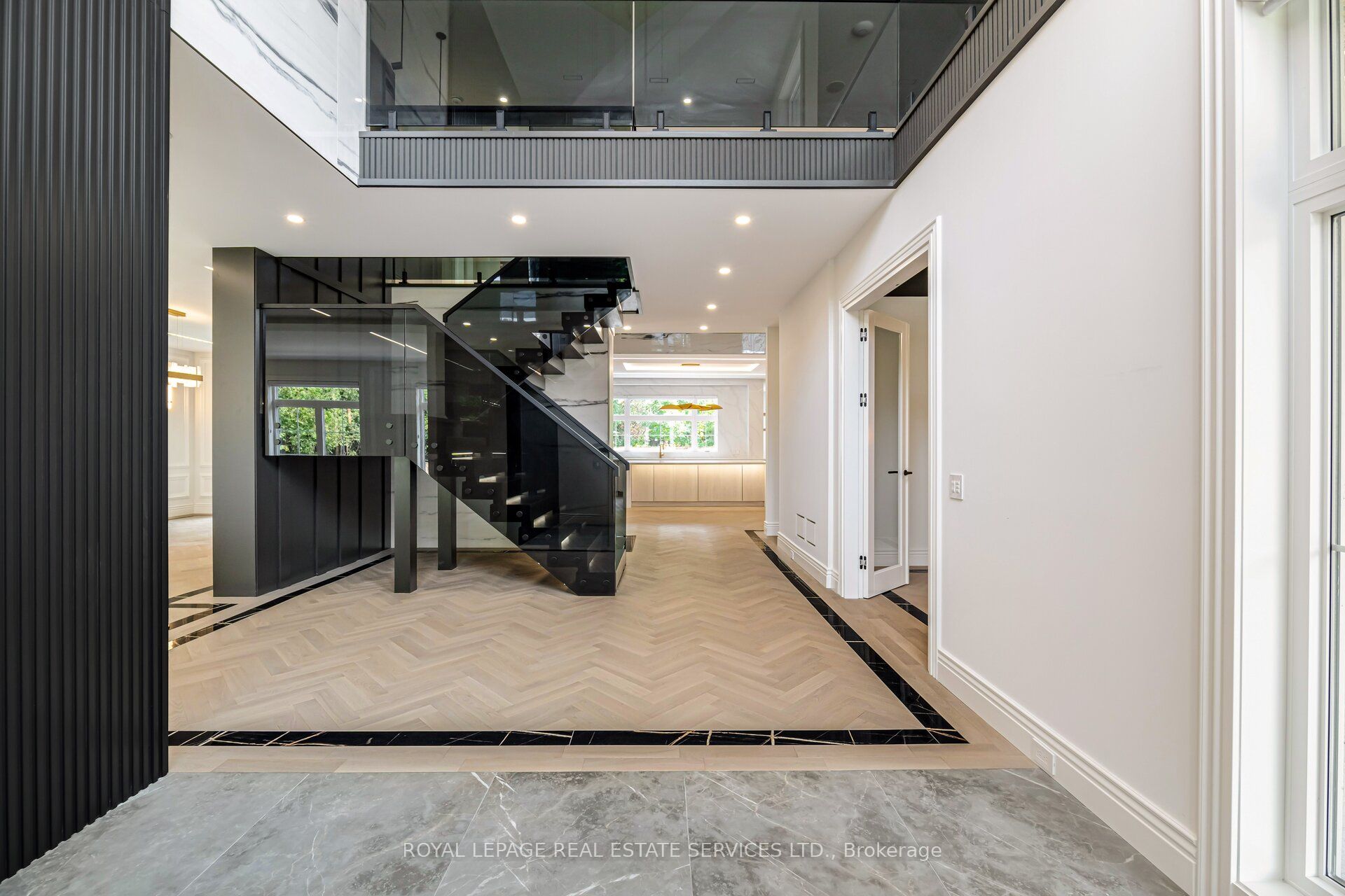 2014 Lakeshore Road W