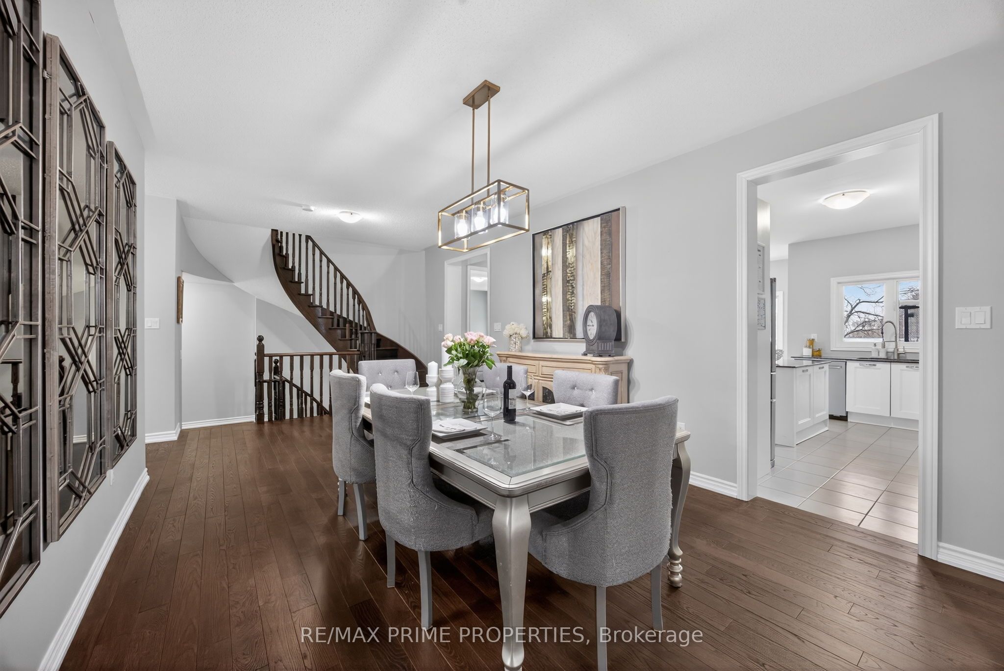 72 Ridge Gate Crescent