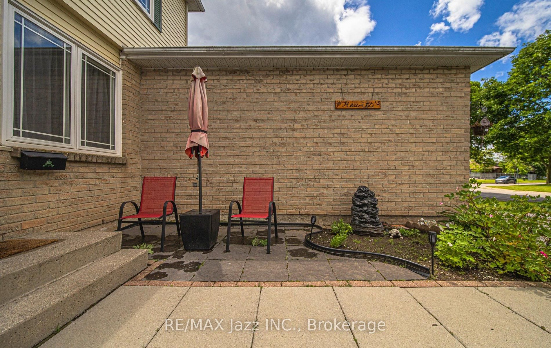 1387 Ritson Road S