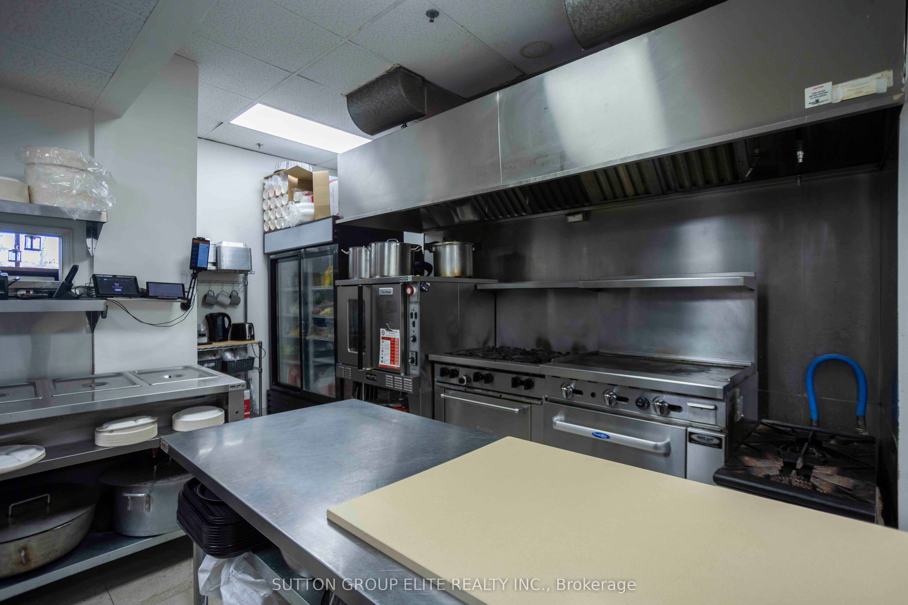 4801 Steeles Avenue W 6