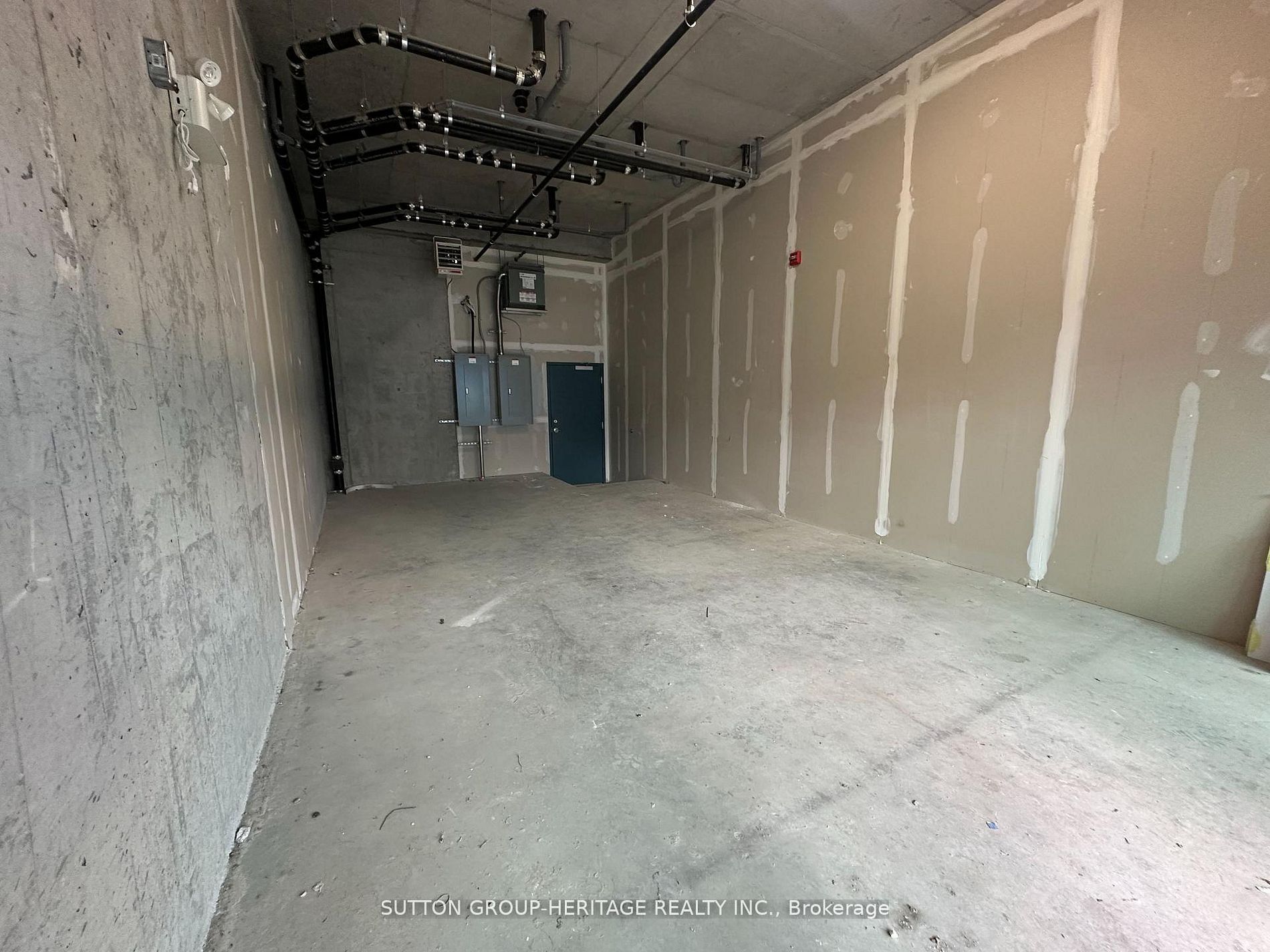 652 Princess Street 114