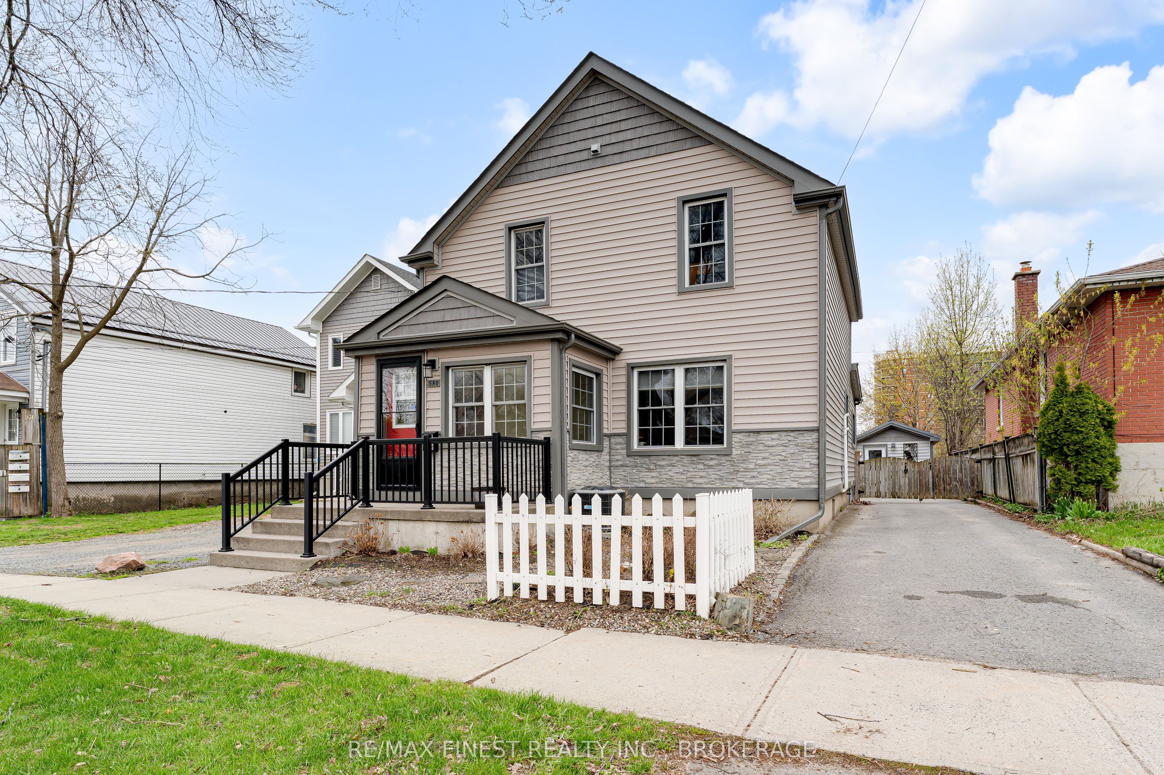 580 MacDonnell Street