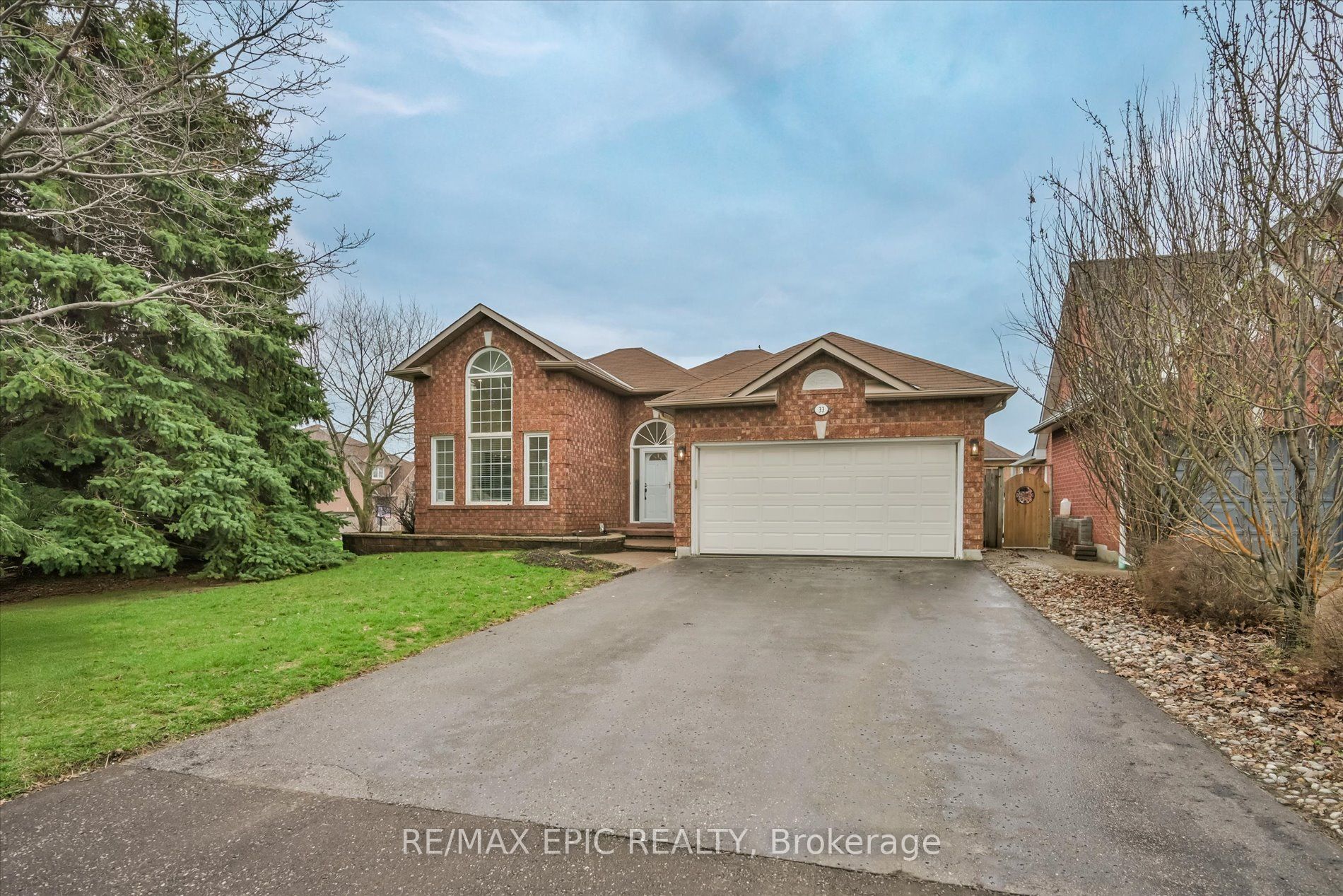 33 Emmett Place