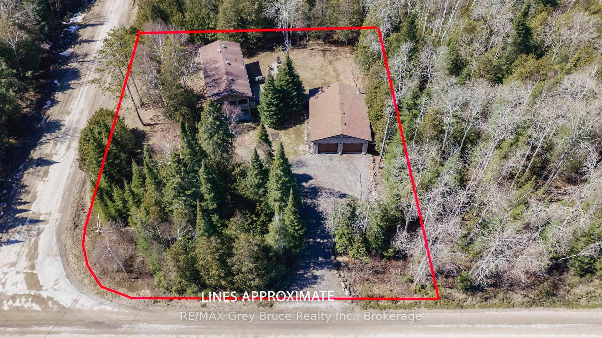 1535 15 Side Road