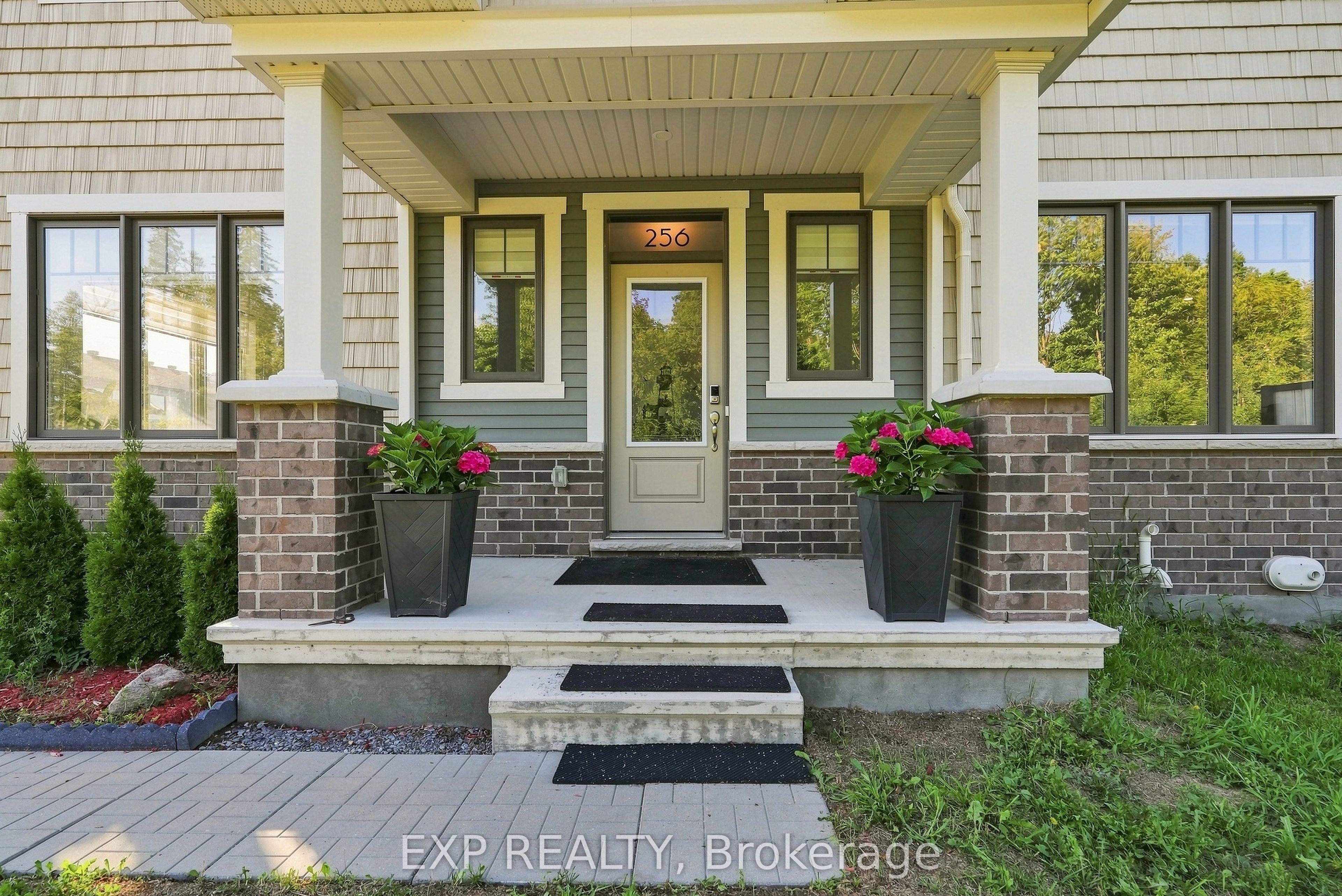 256 Billrian Crescent