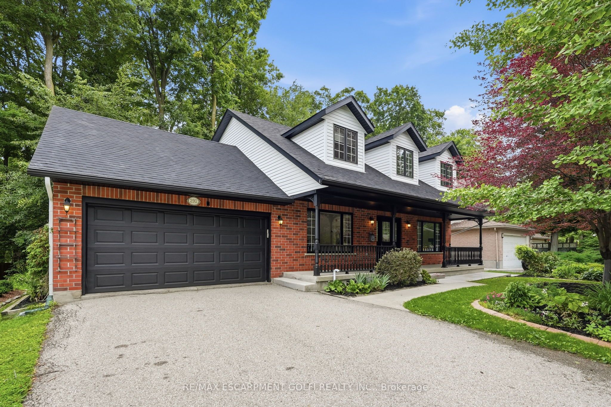 292 THORNCREST Drive