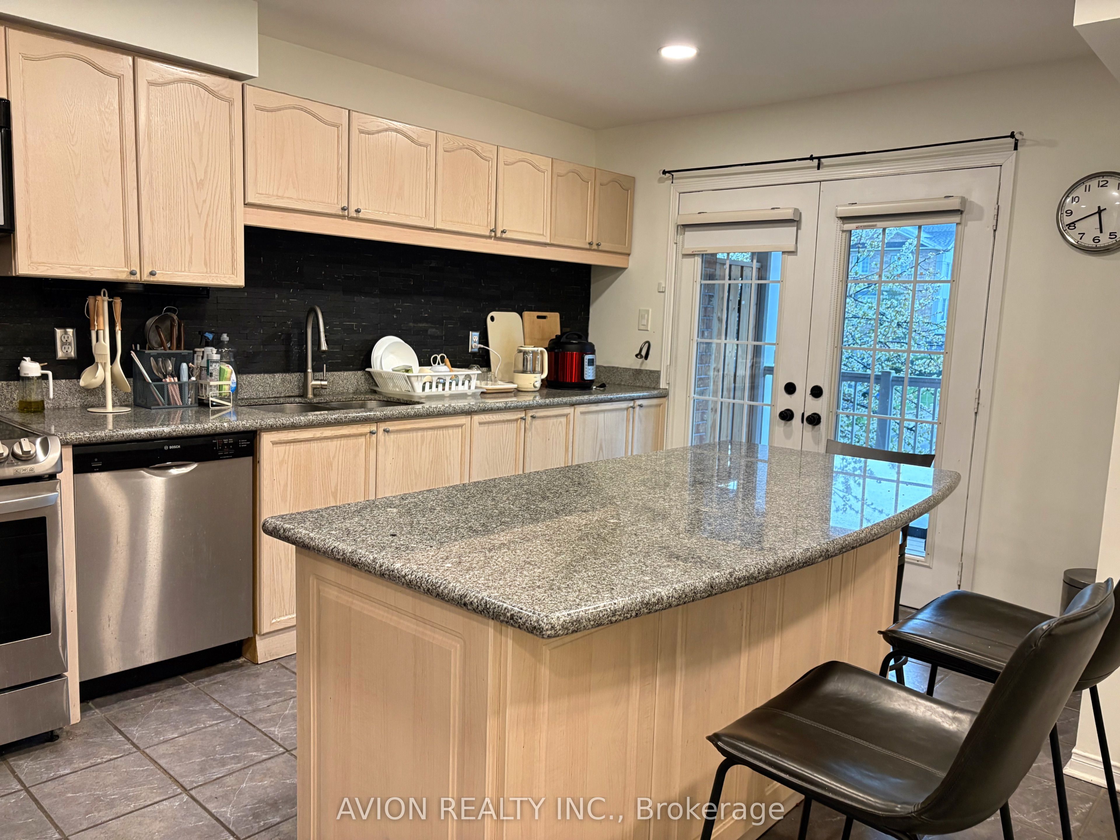 601 Shoreline Drive 6