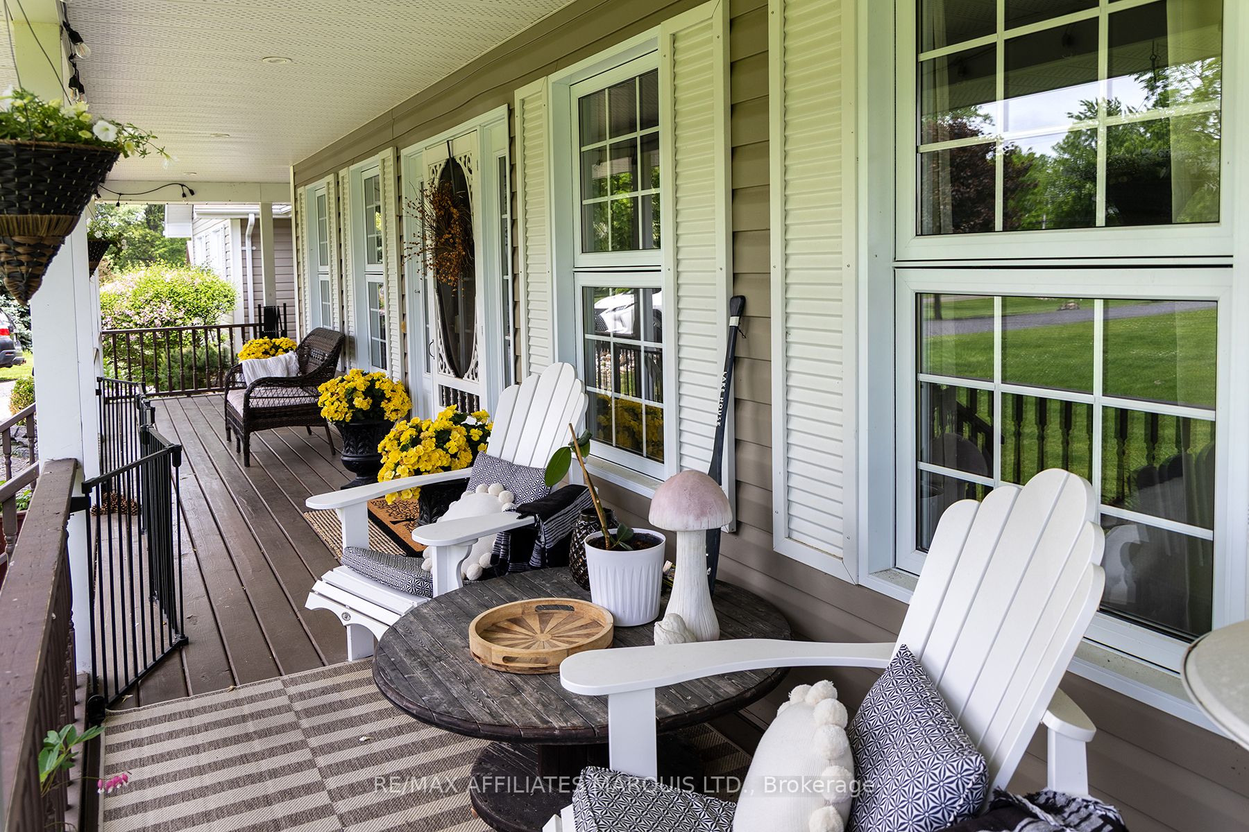 12118 Lakeshore Drive