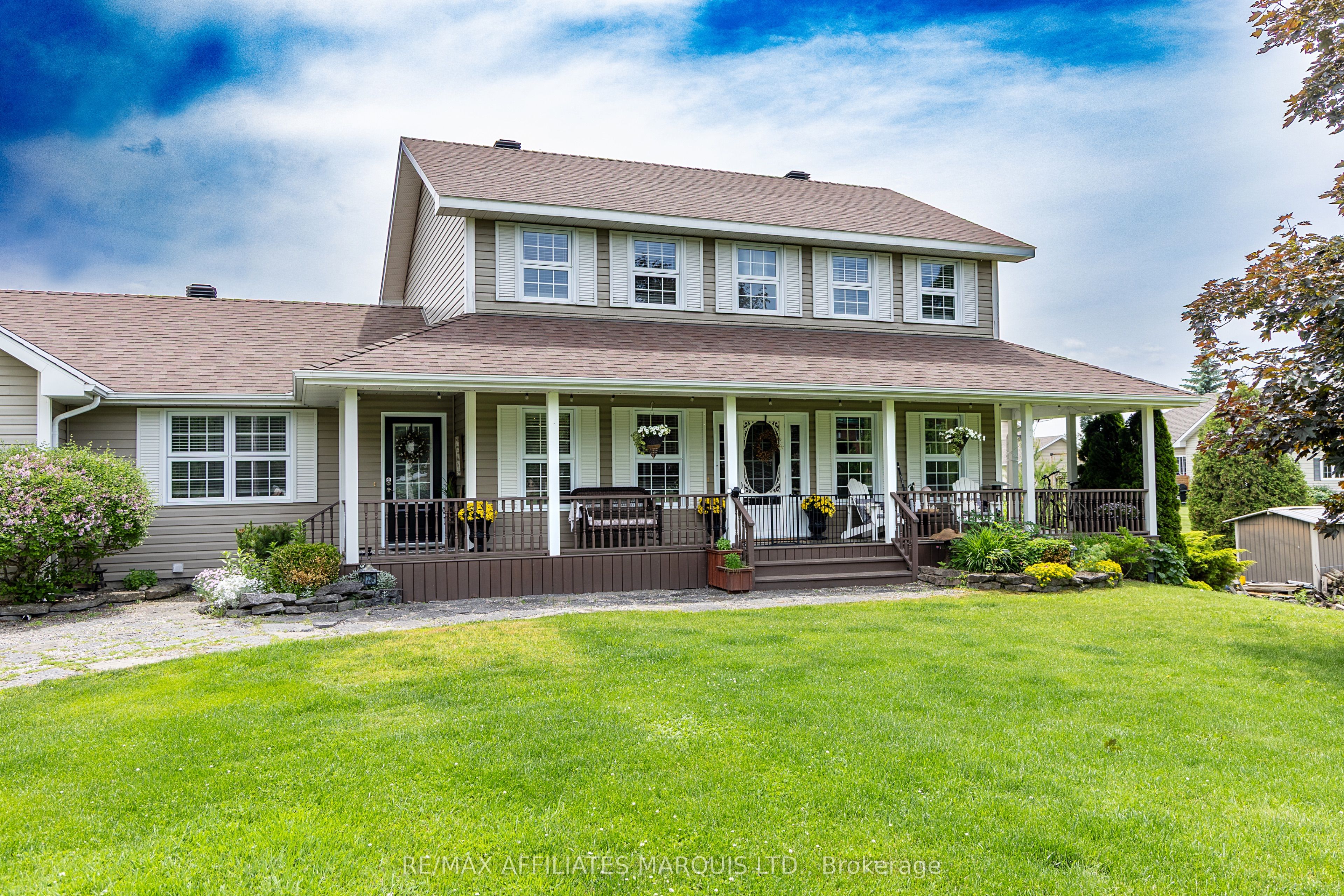 12118 Lakeshore Drive