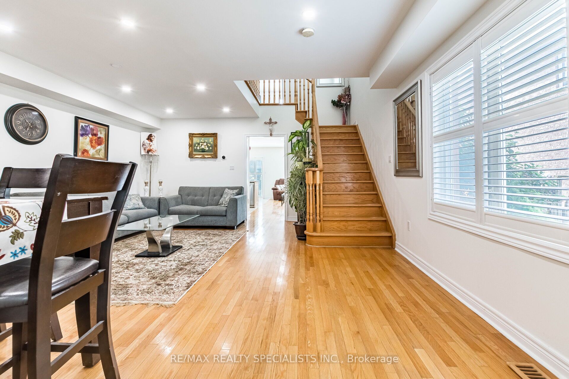 6672 Opera Glass Crescent