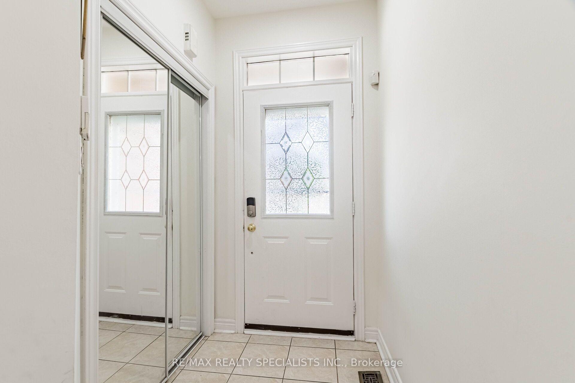 6672 Opera Glass Crescent