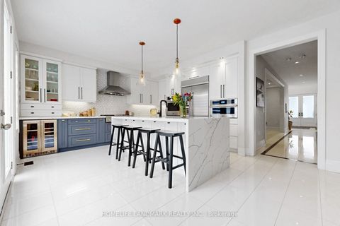 158 Walter English Drive East Gwillimbury ON L9N 0Y8