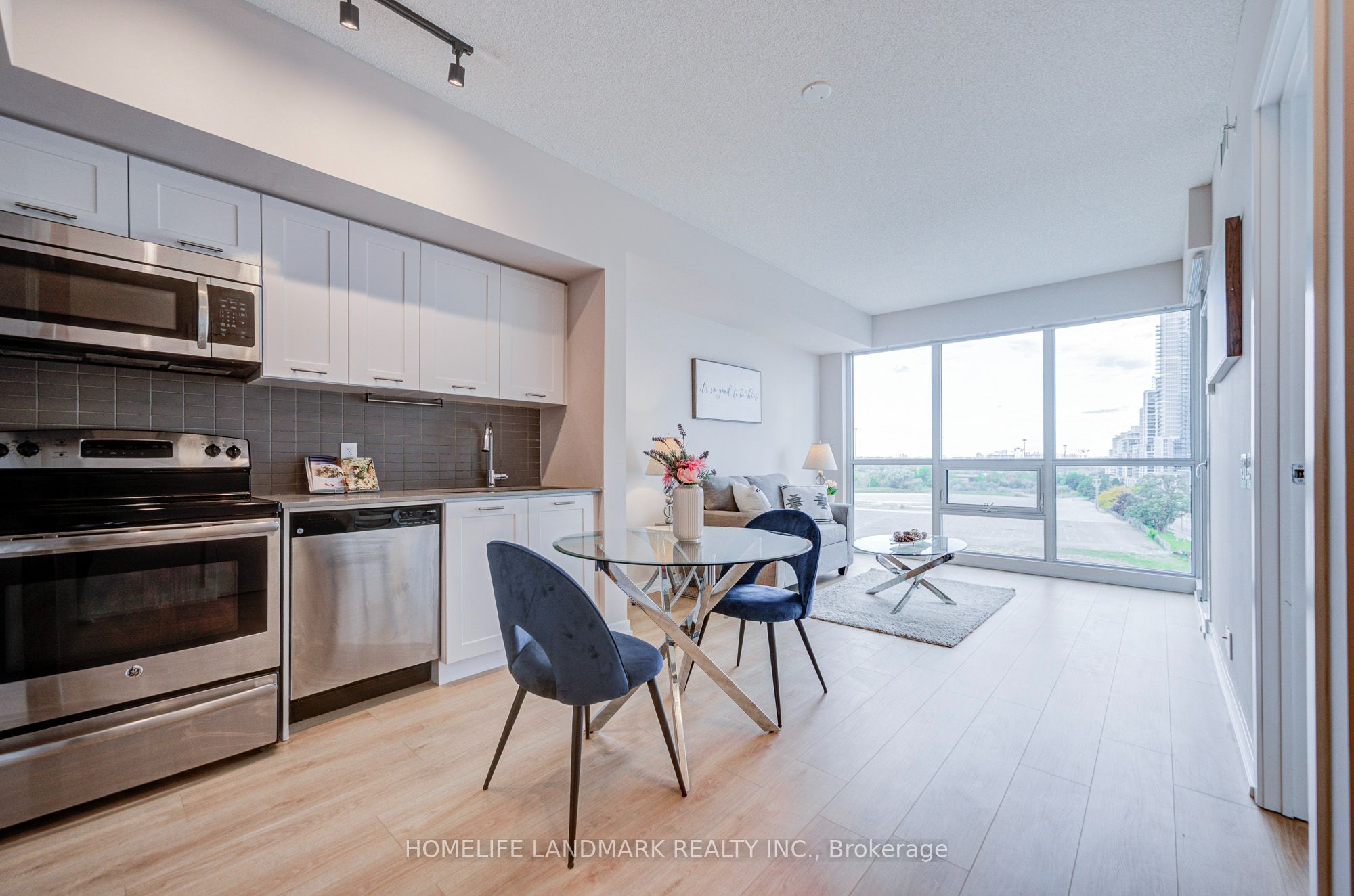 2200 Lakeshore Boulevard W 1008