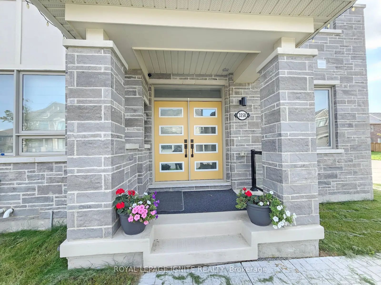 3250 Chimney Swift Crescent