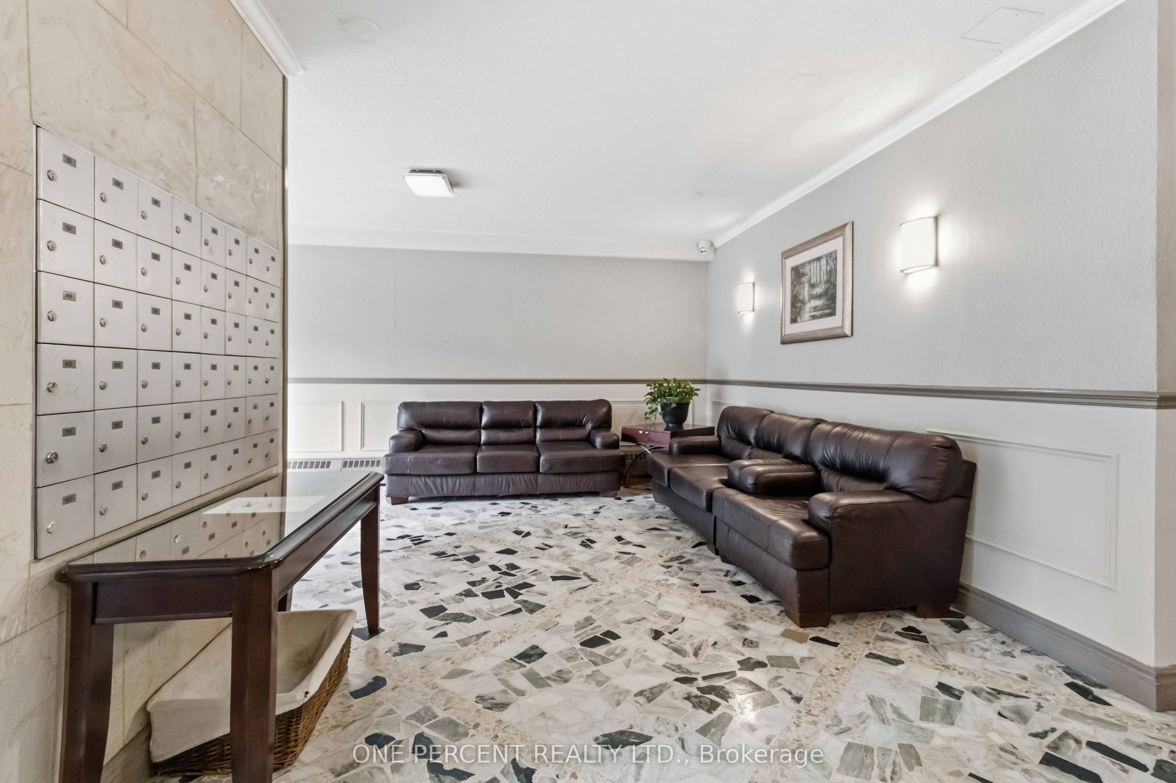 15 Elizabeth Street N 1005