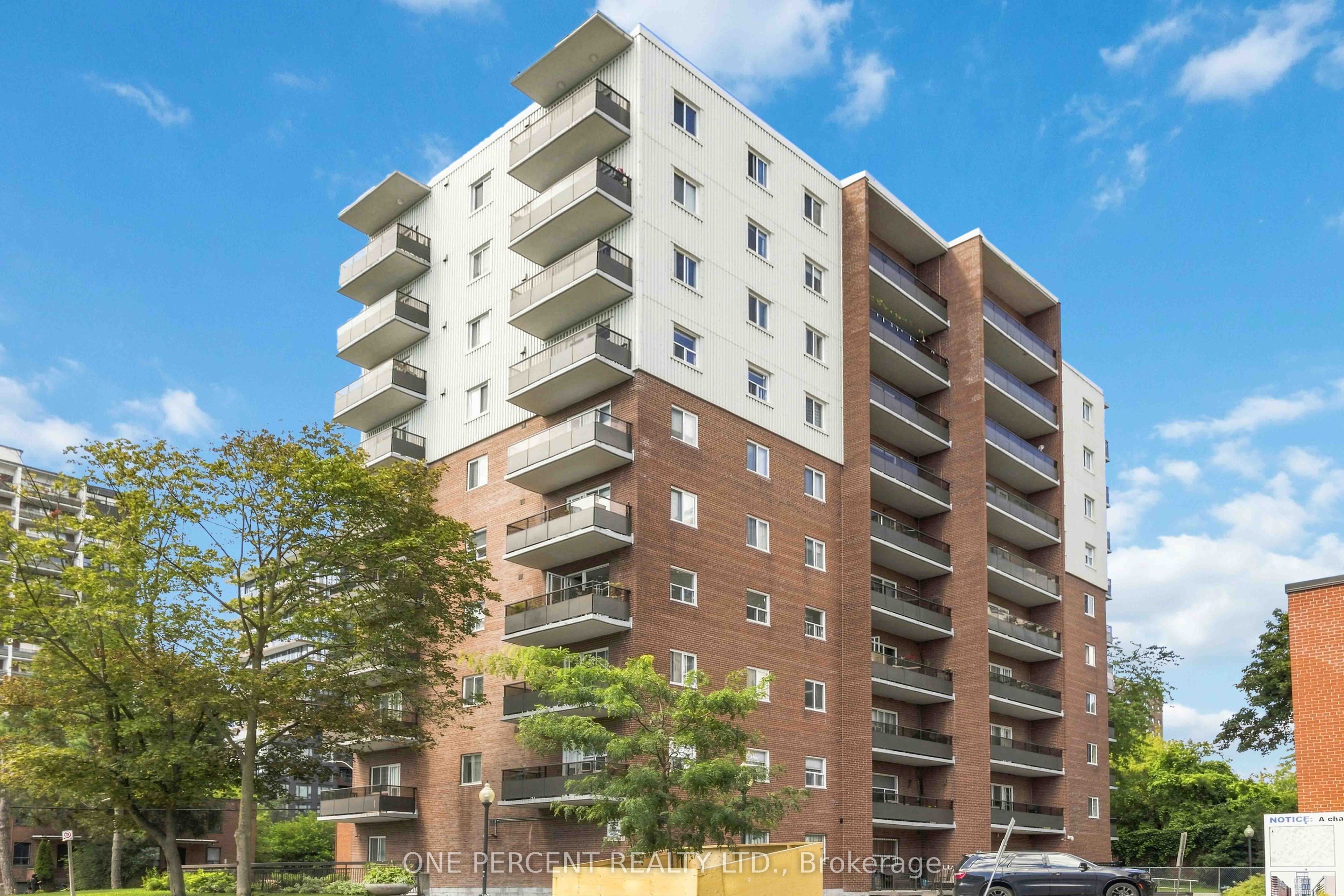 15 Elizabeth Street N 1005
