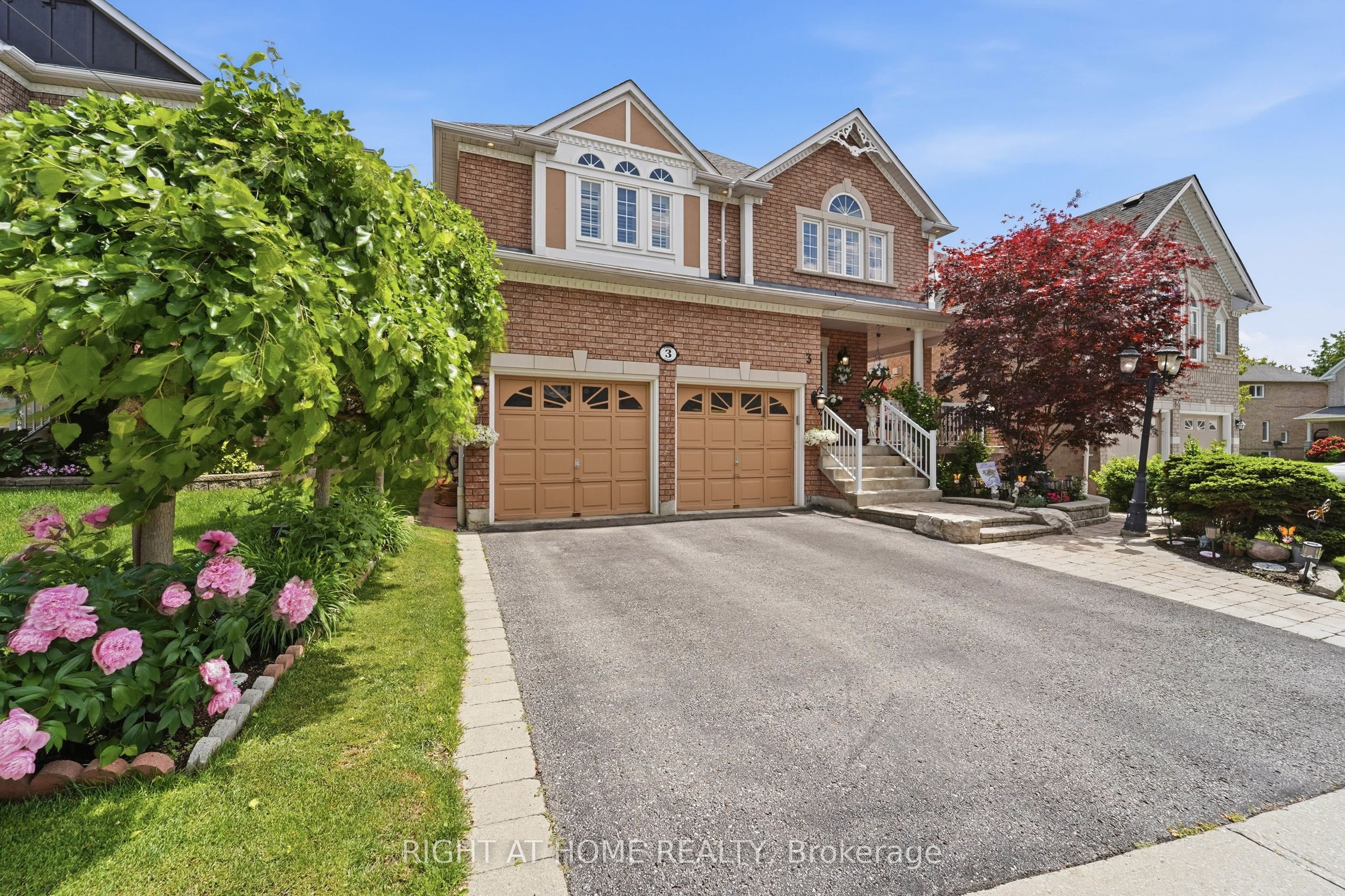 3 Darley Street S