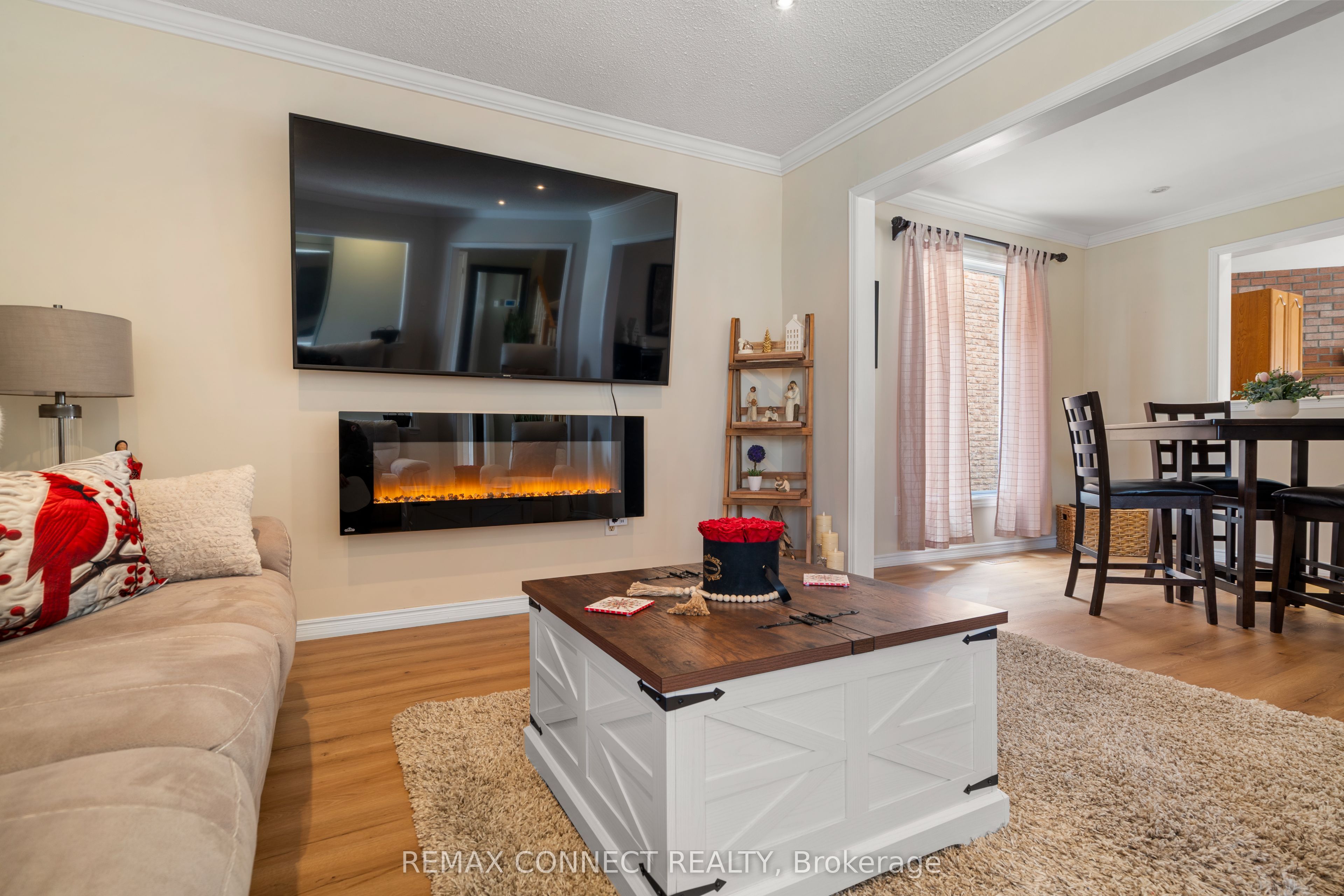 52 Marshall Crescent