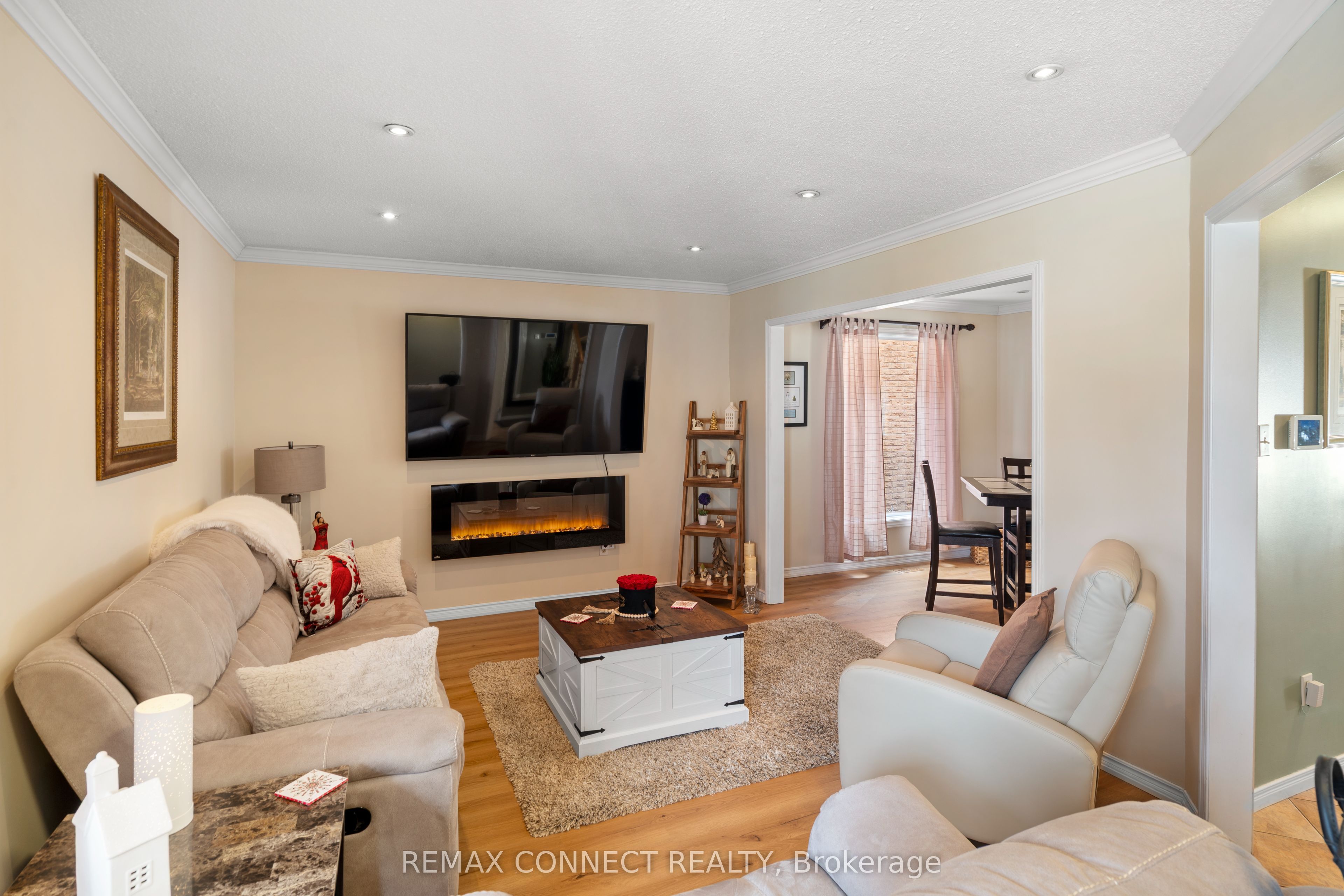 52 Marshall Crescent