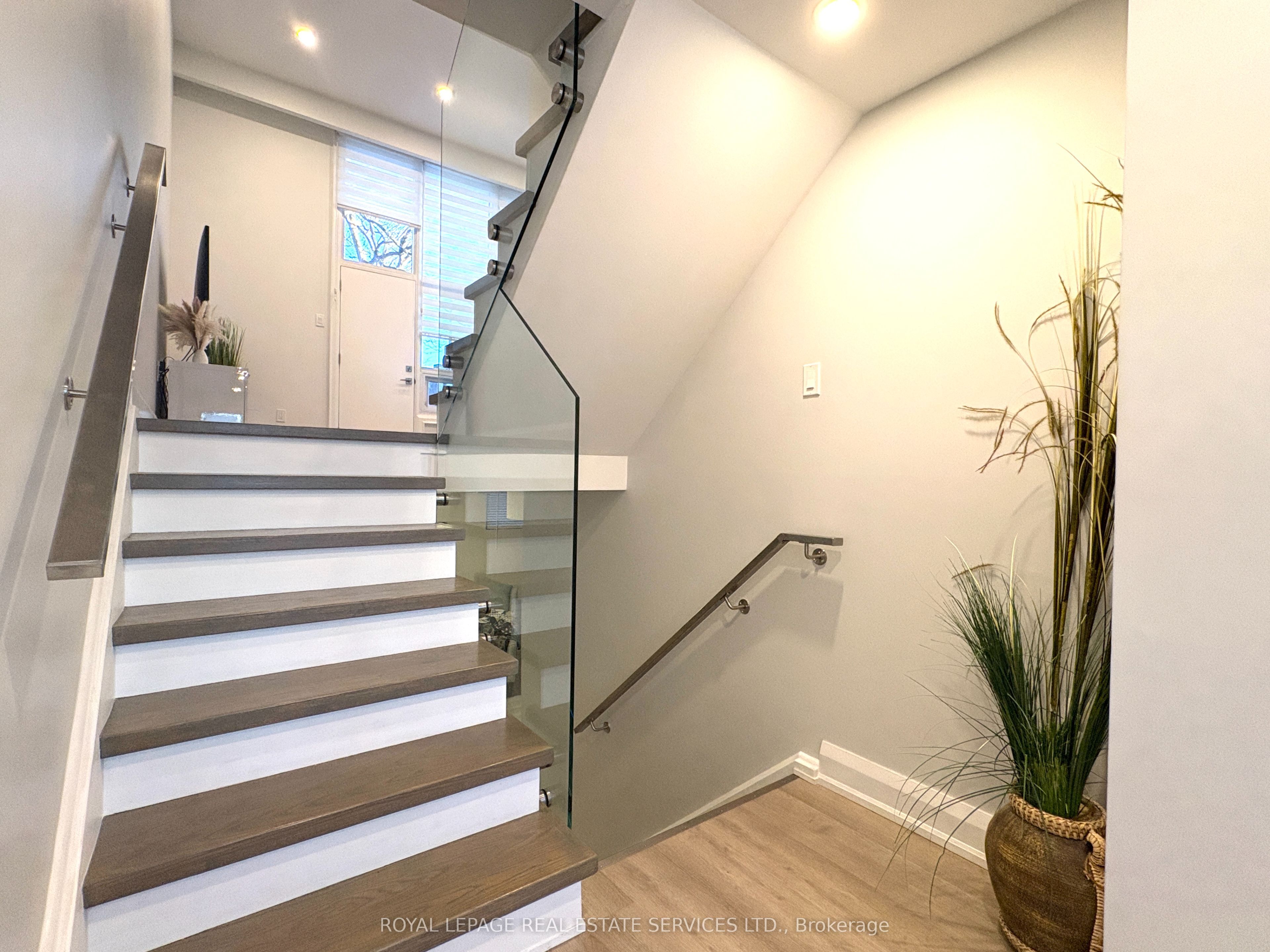 629 Rathburn Road 30