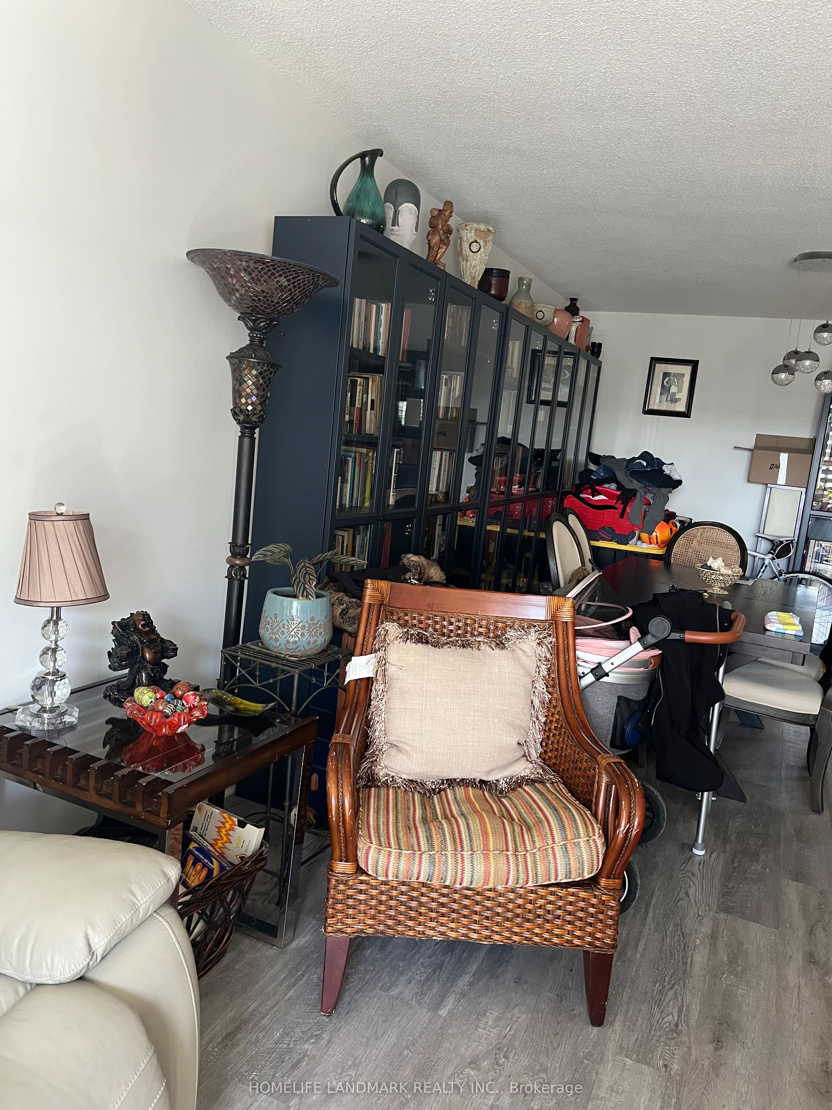 812 Burnhamthorpe Road W 1409