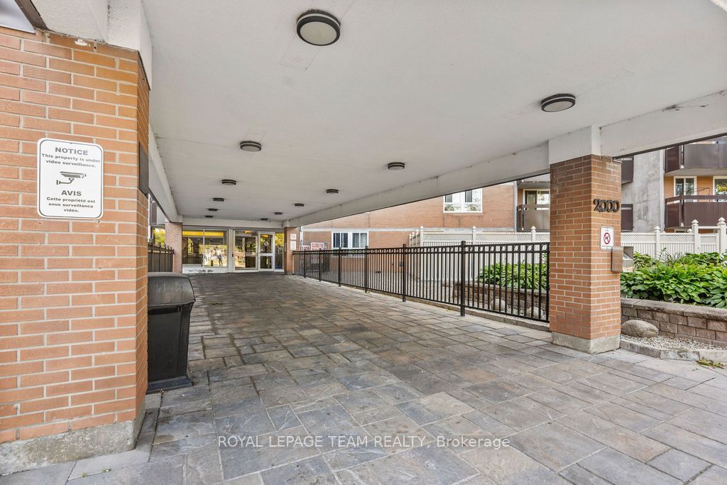 2000 JASMINE Crescent 1112