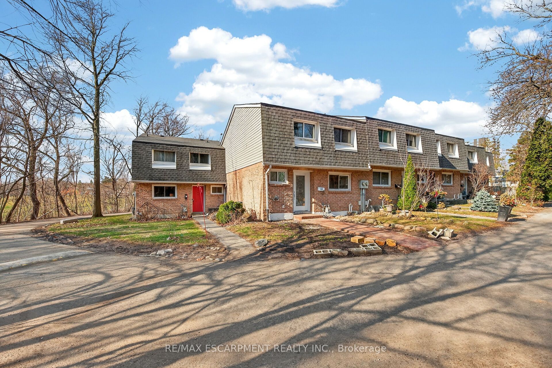 2050 Upper Middle Road 153