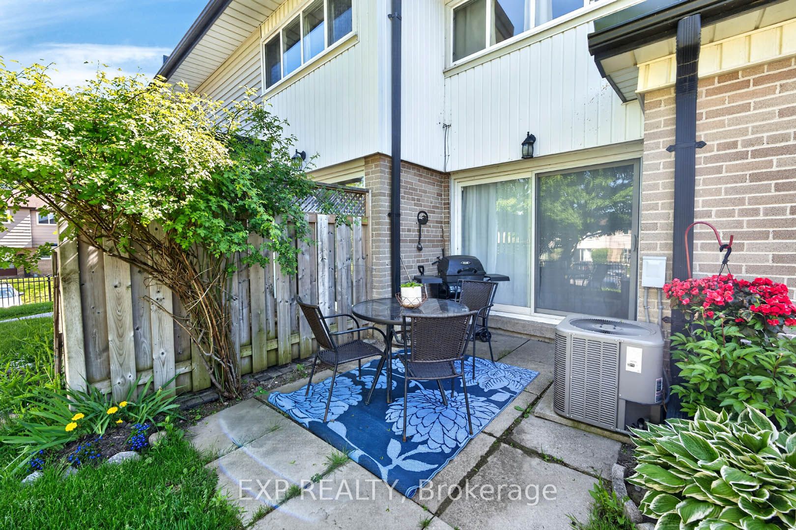 925 Bayly Street 36