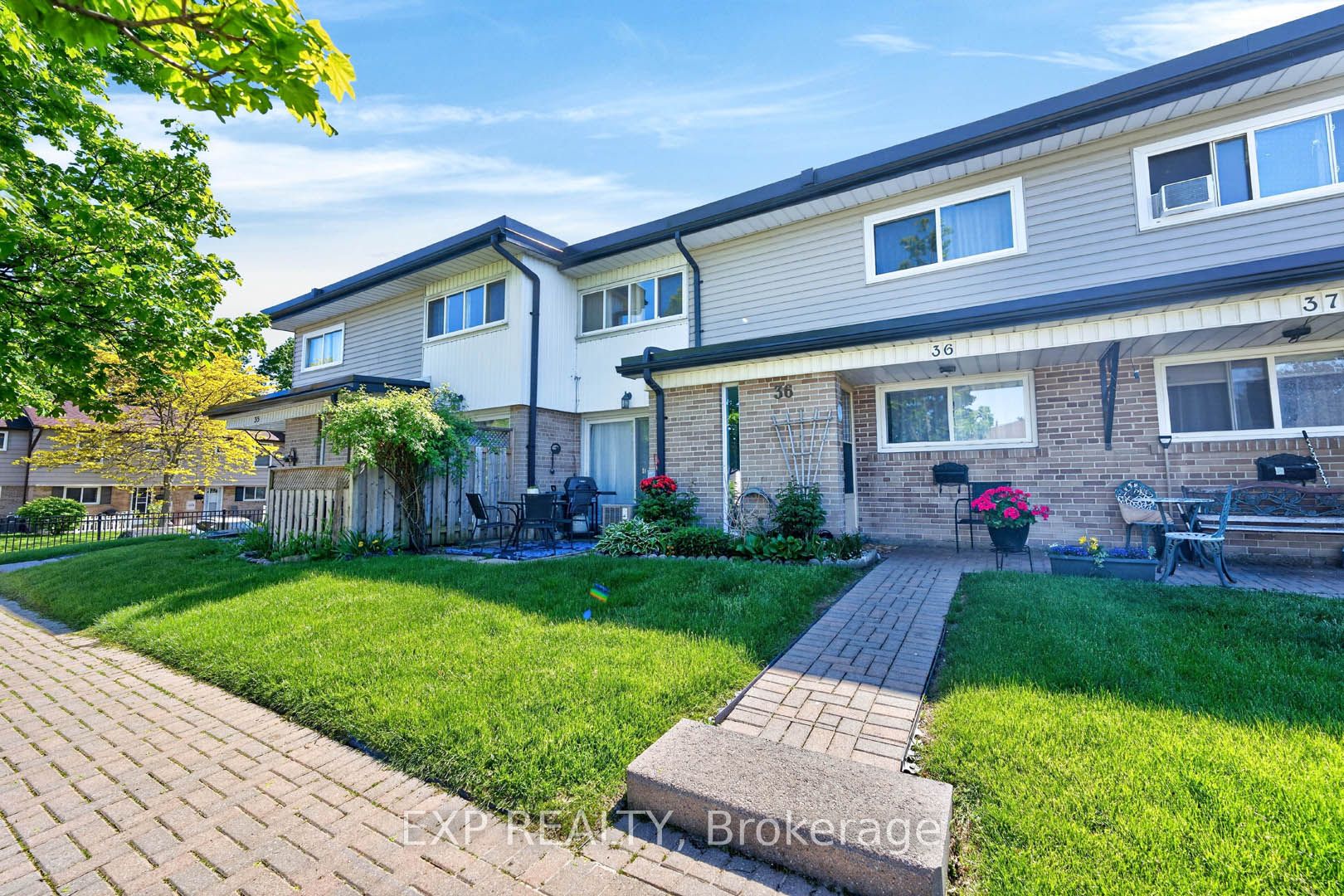 925 Bayly Street 36