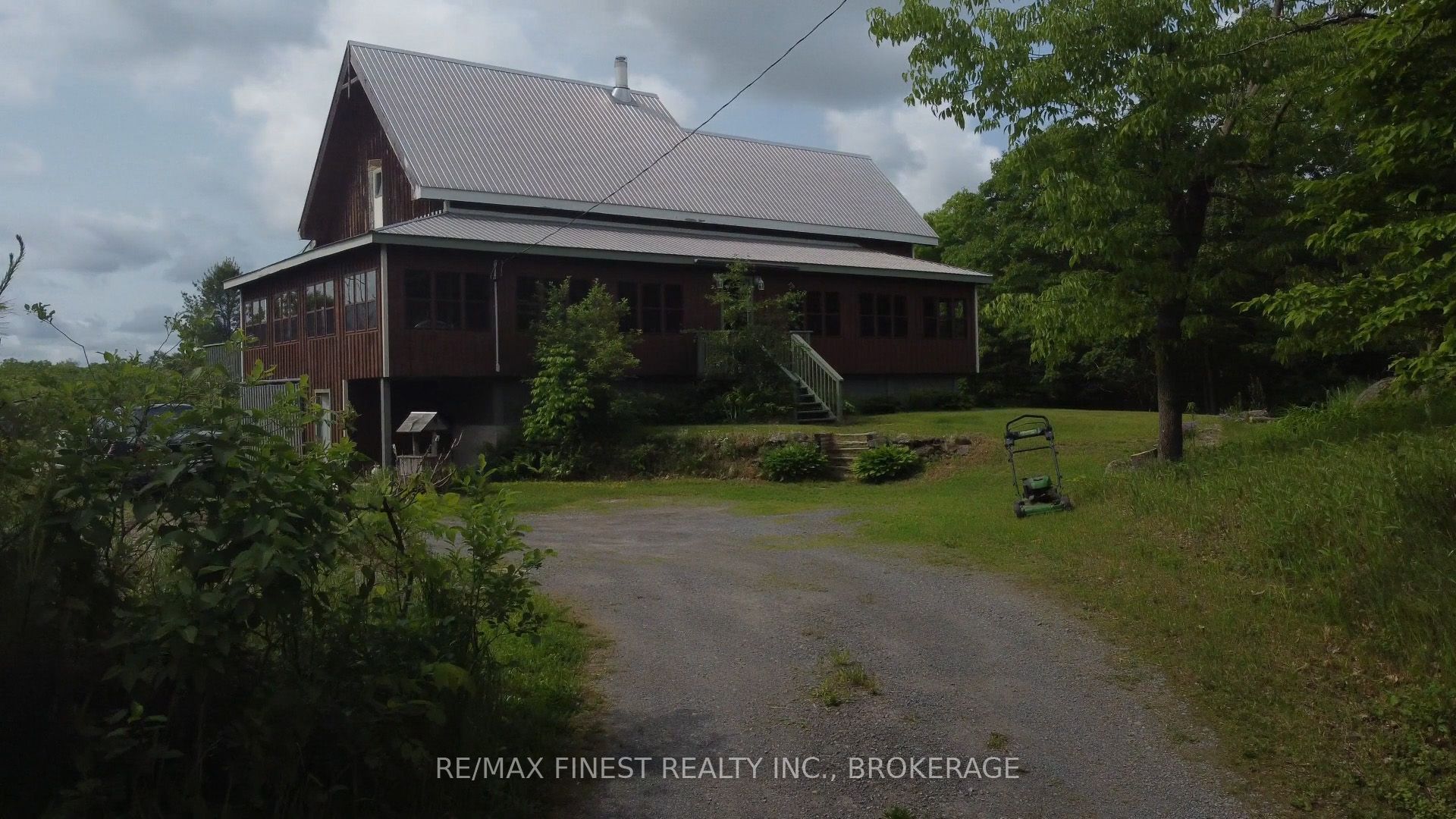 1146 Fourth Lake Road