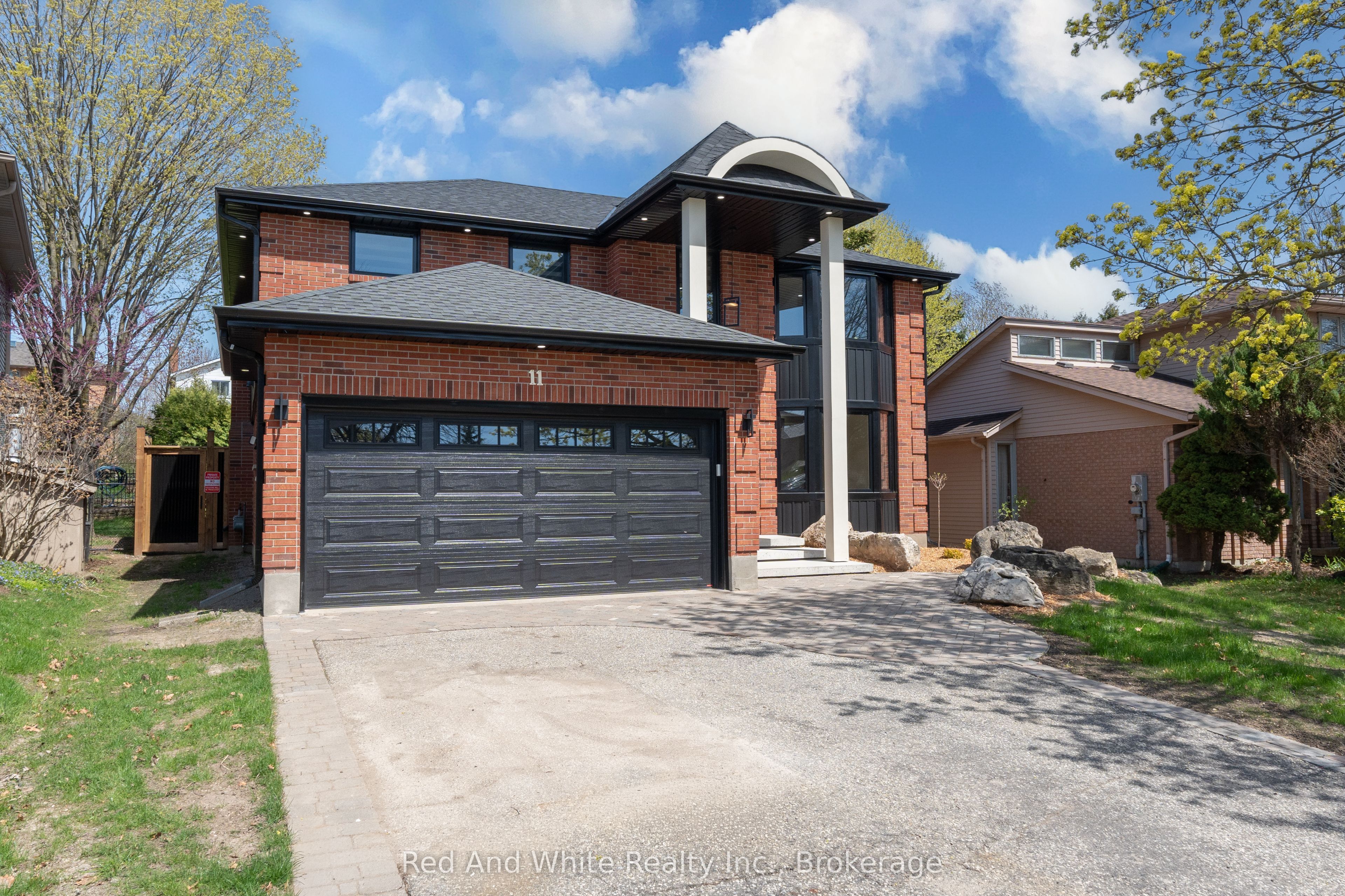 11 Bridlewood Drive