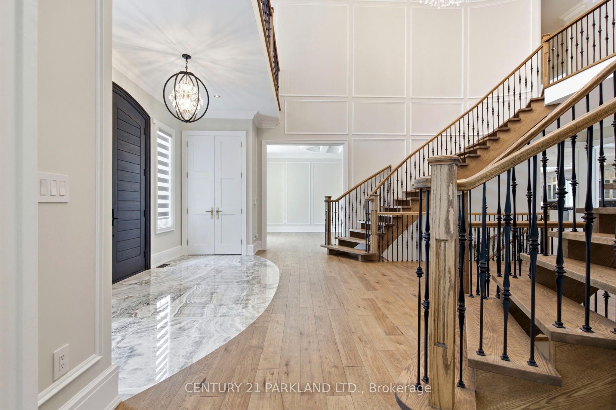 12 Hollywood Crescent