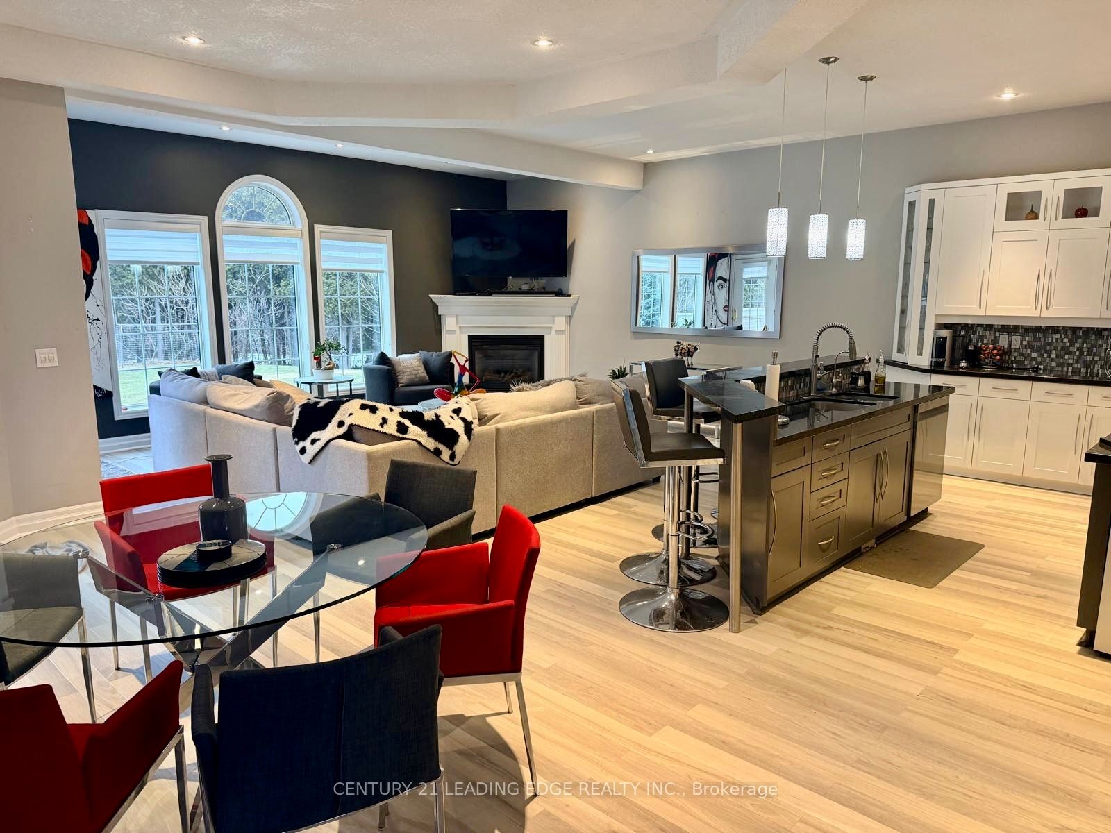 5165 PINERIDGE Drive