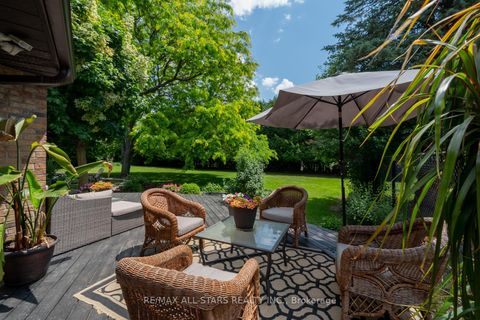 3 Marilyn Avenue Whitchurch-Stouffville ON L4A 2C8