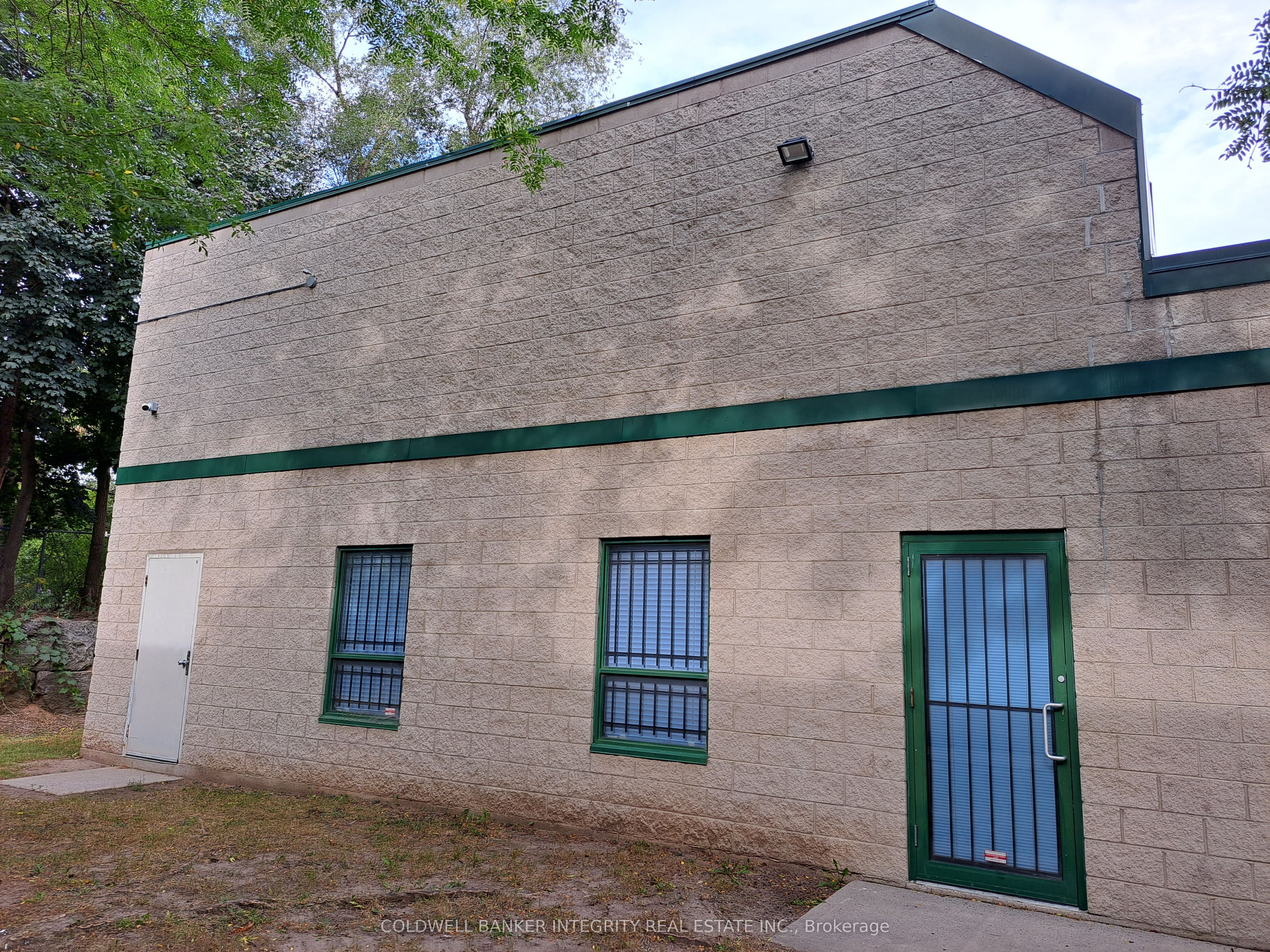 1050 Cooke Boulevard 1-4
