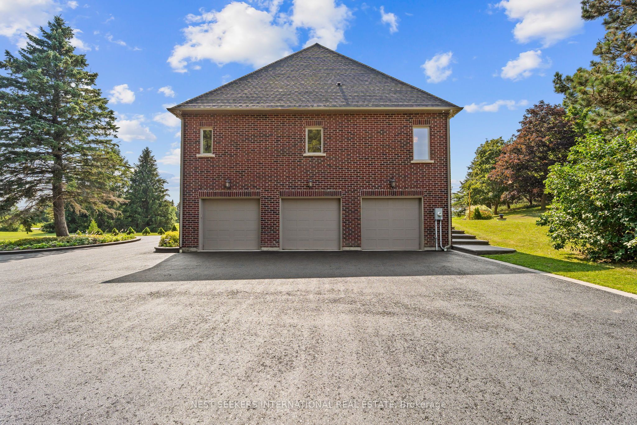 8490 19TH Side Road