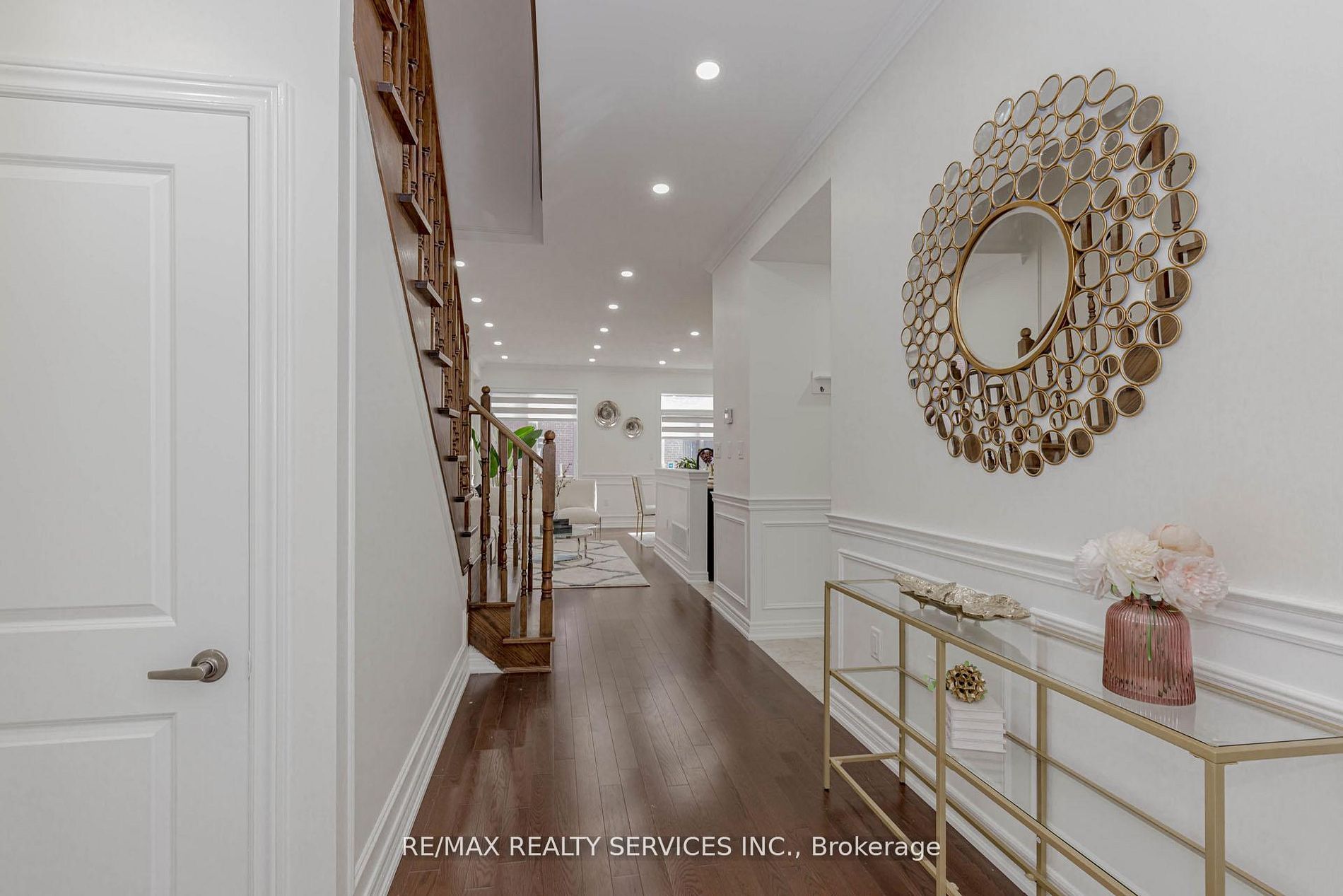 60 True Blue Crescent