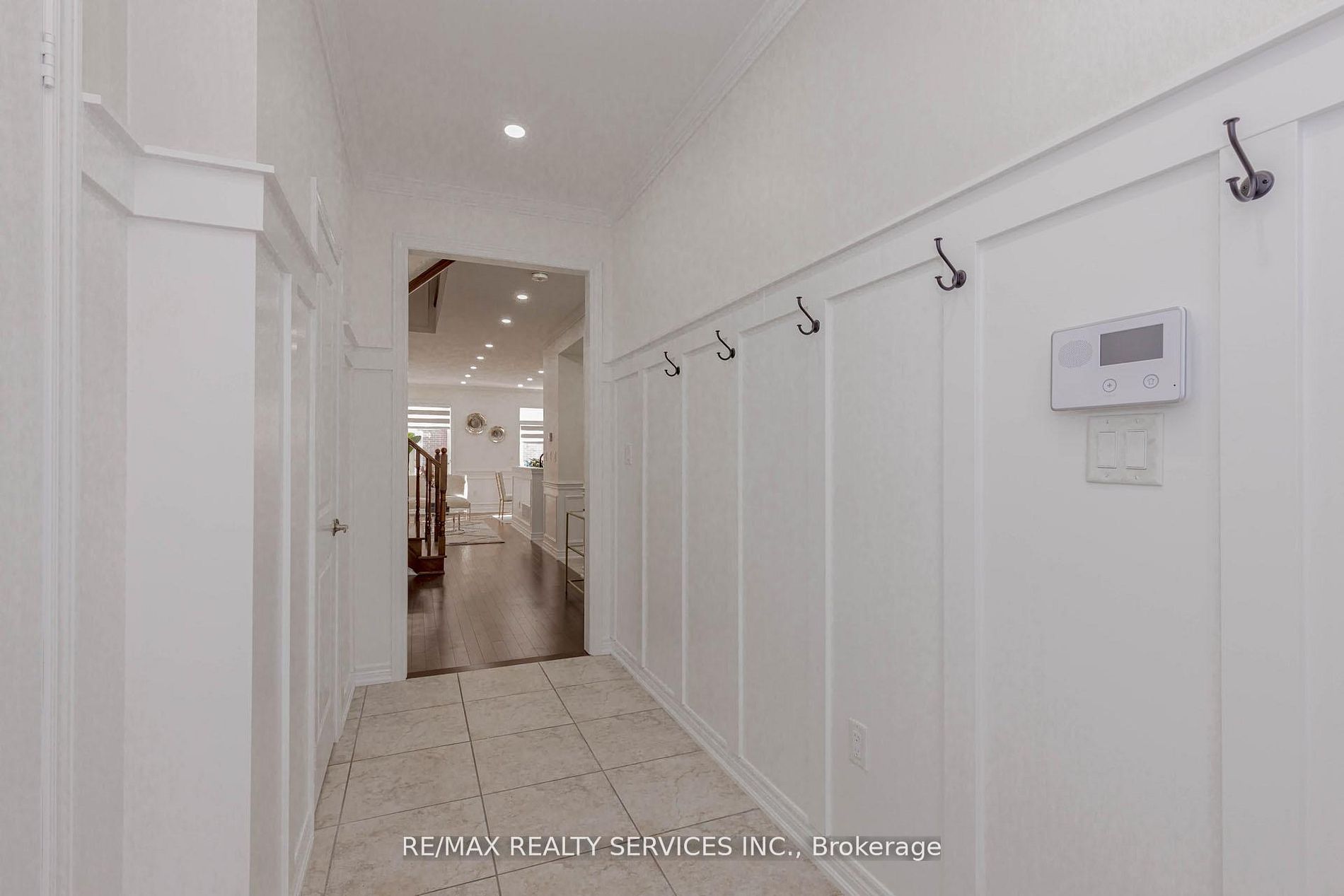 60 True Blue Crescent