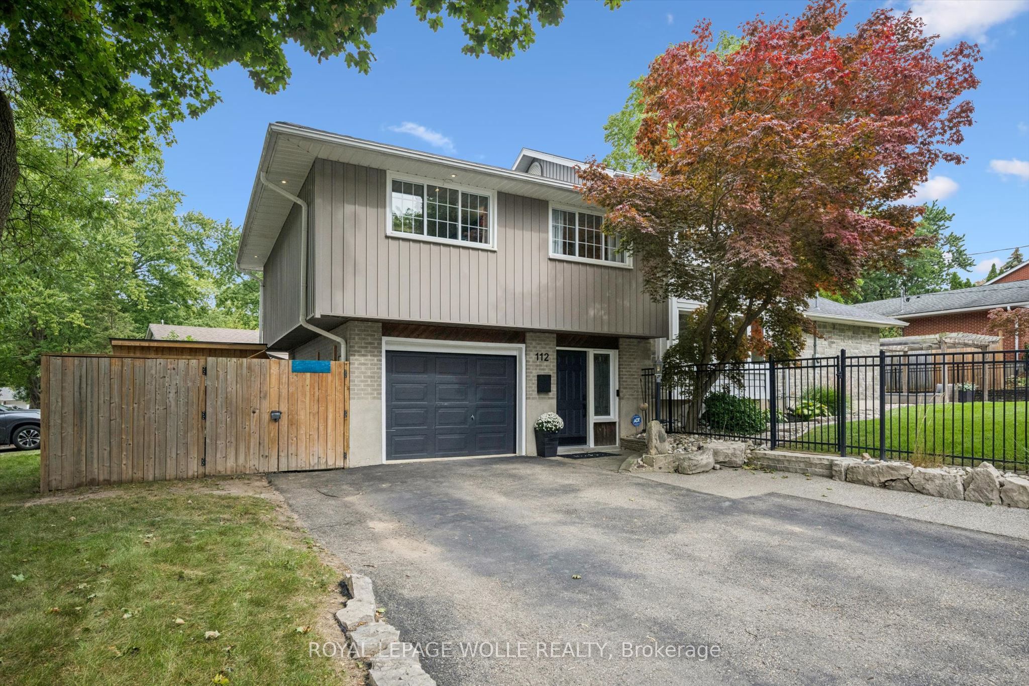112 Margaret Avenue N