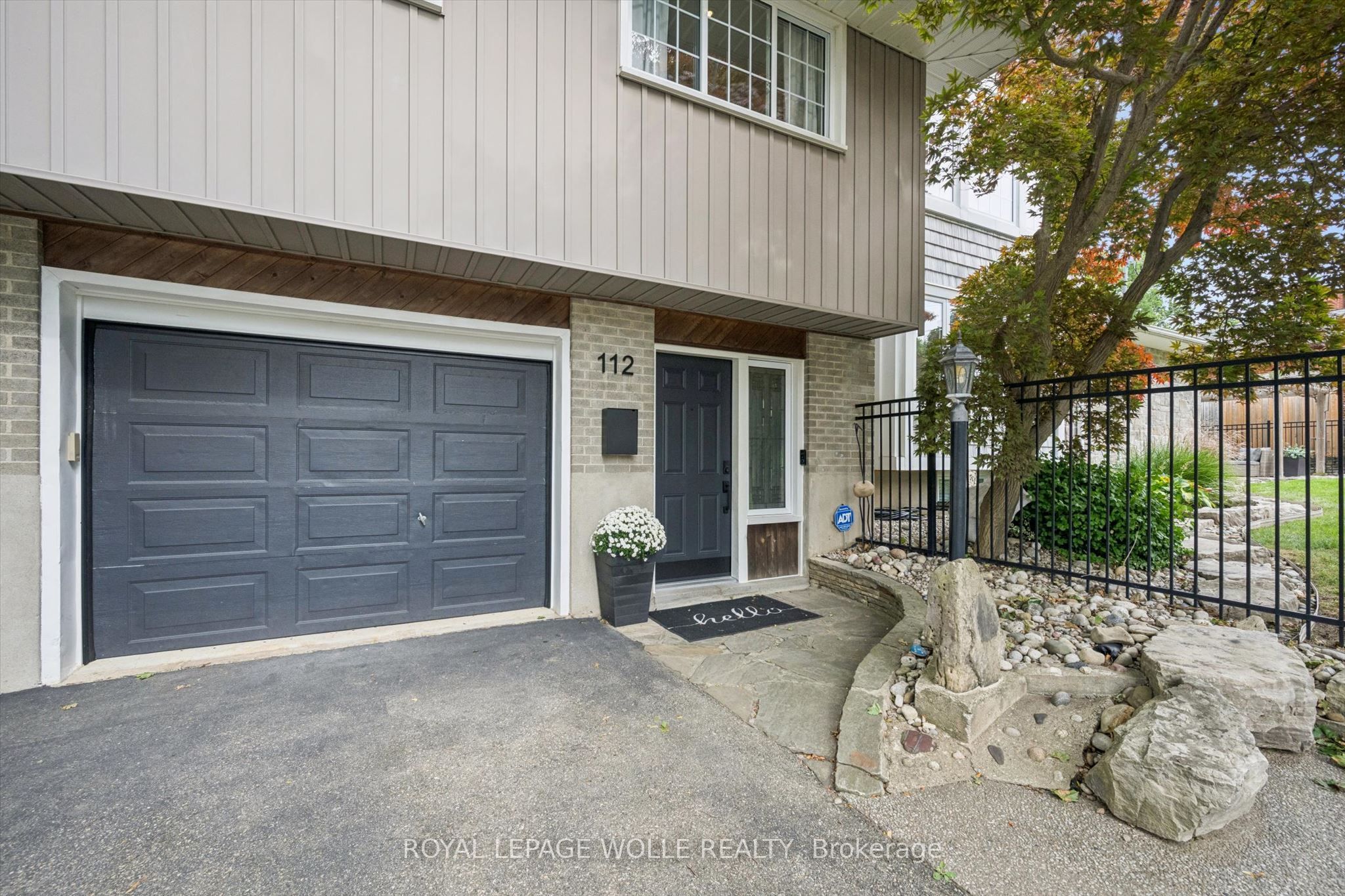 112 Margaret Avenue N