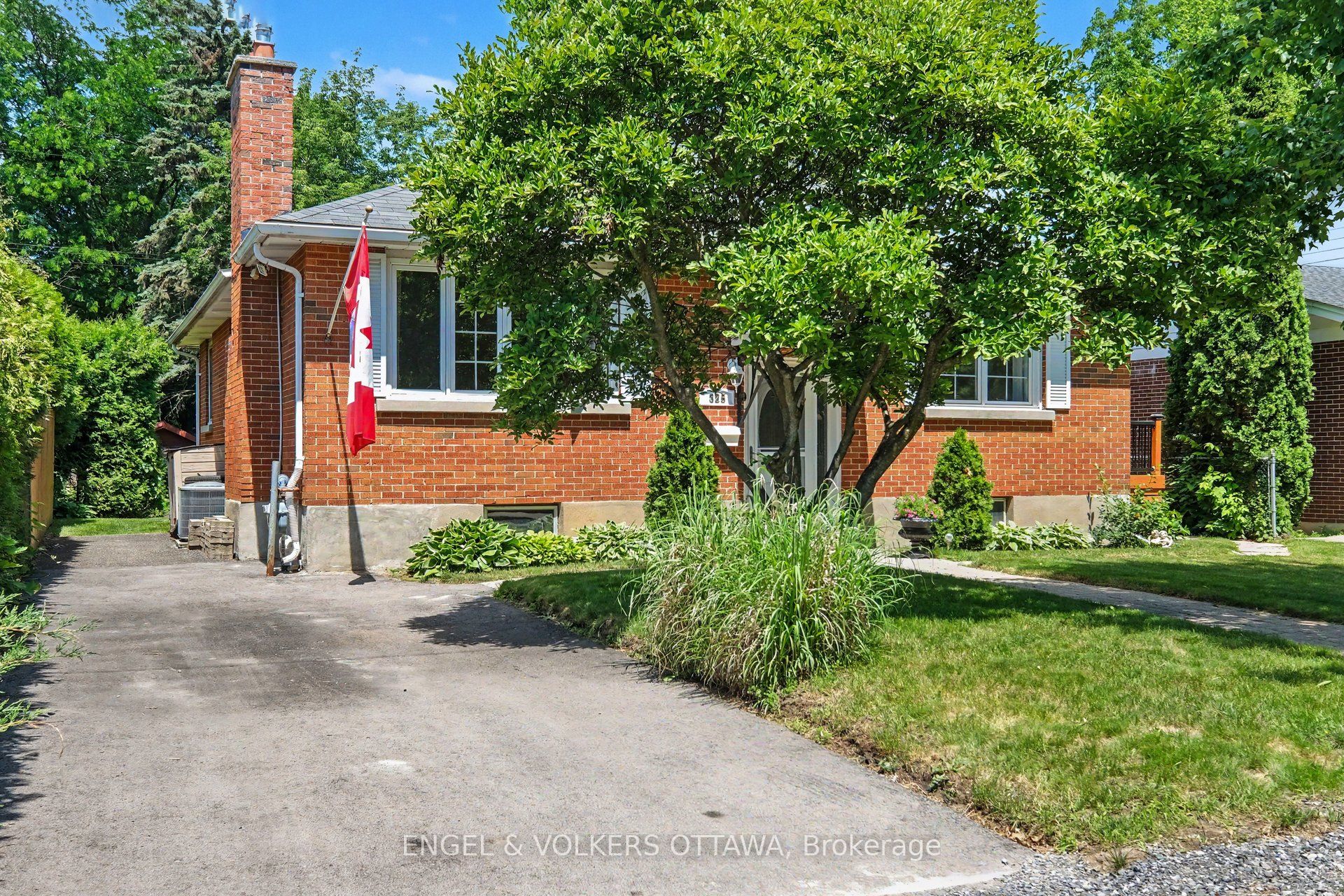 325 Summit Avenue